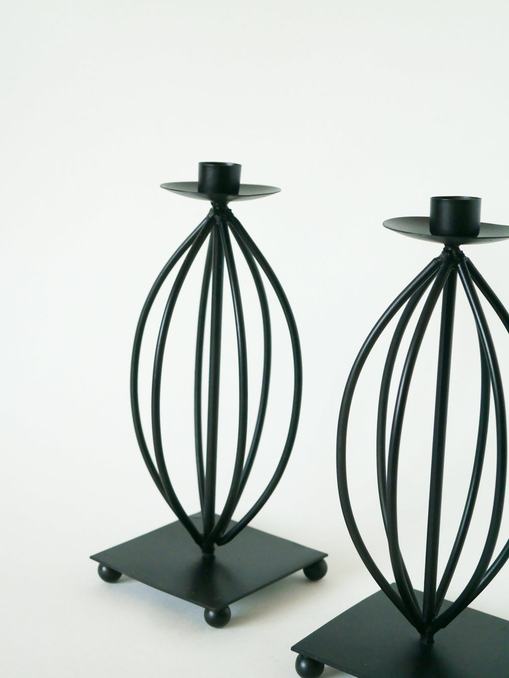 Paire De Bougeoirs En Fer Forgé, Vintage - 24 X 10 Cm