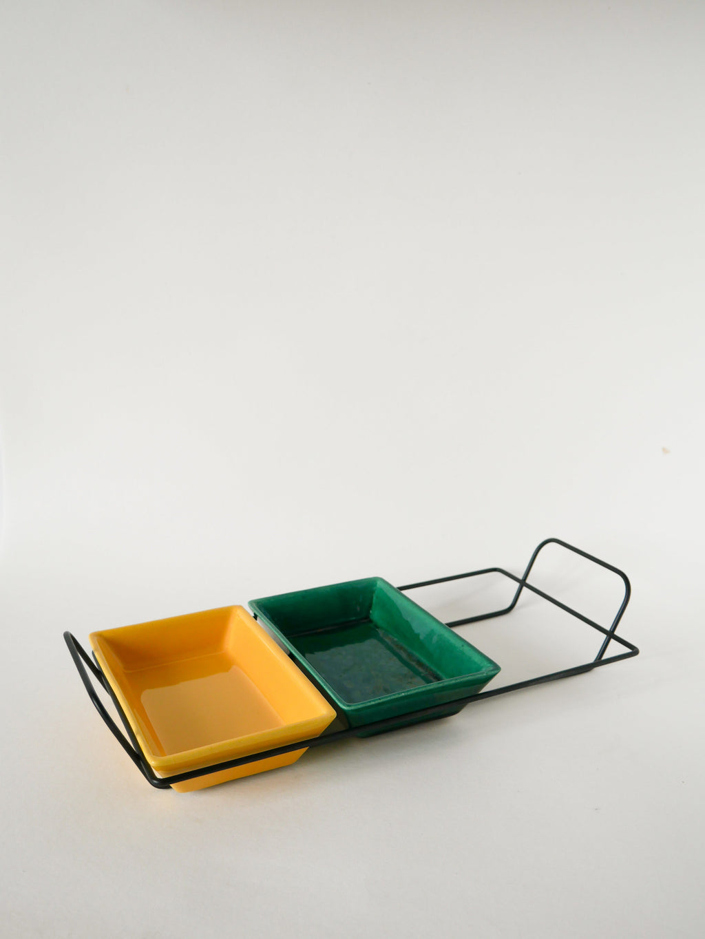 Plateau Apéritif En Fer Forgé Et Ramequins En Céramique, Vert, Jaune Et Bordeaux, 1960