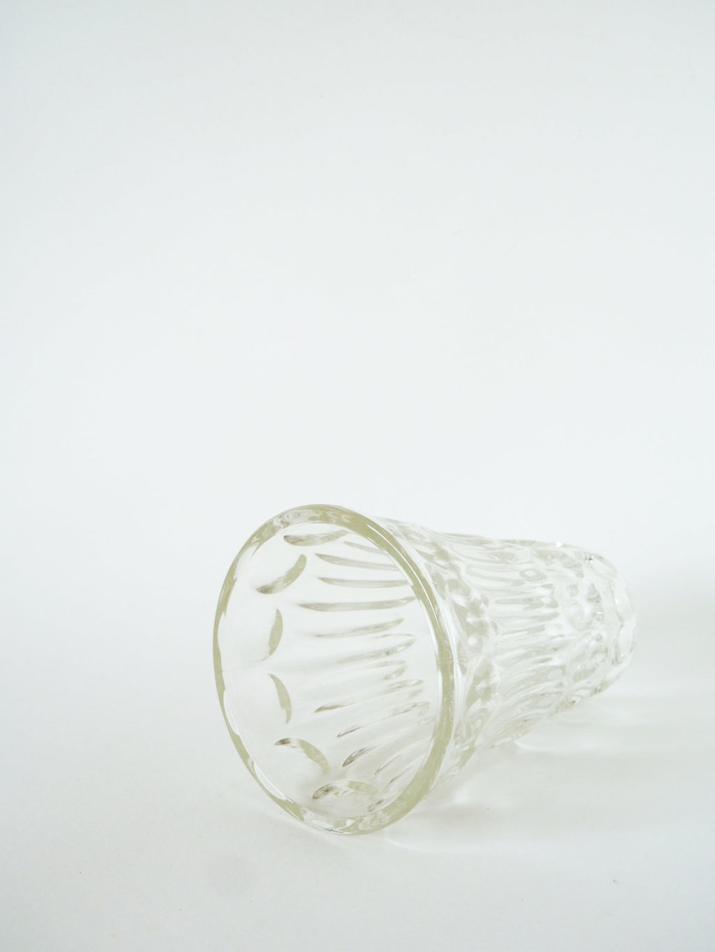 Grand Vase En Verre Moulé, Art Déco, 1930 - 20 X 13 Cm