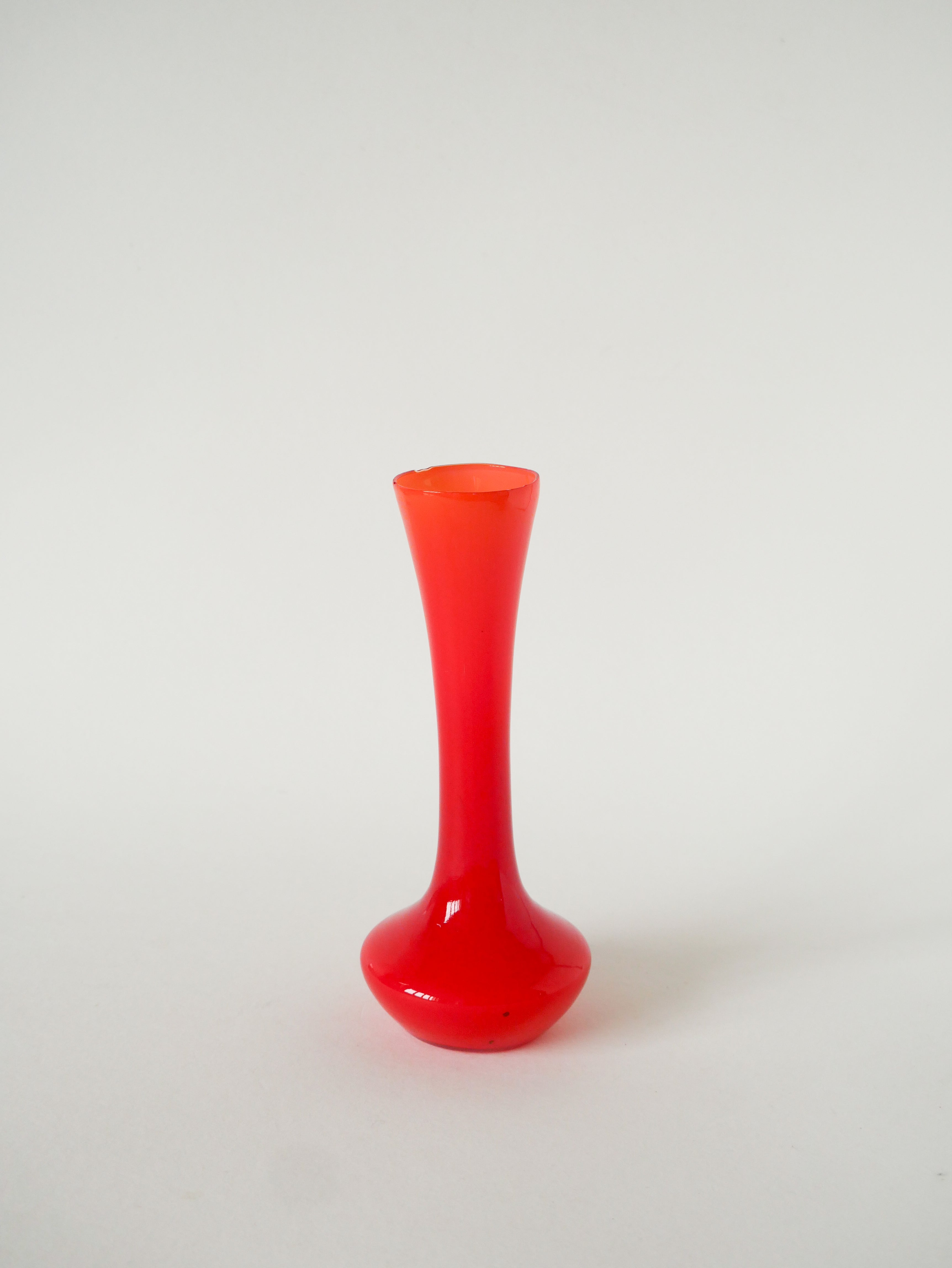 Vase En Opaline, Rouge Orangé, Design, 1970
