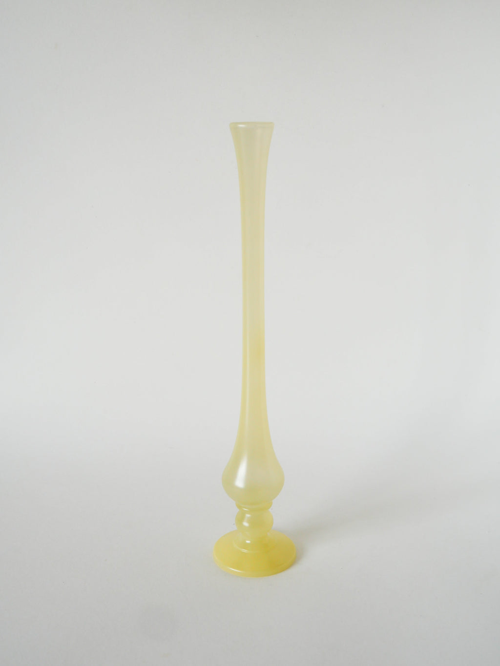 Grand Vase Soliflore En Opaline, Jaune Pastel, 1970