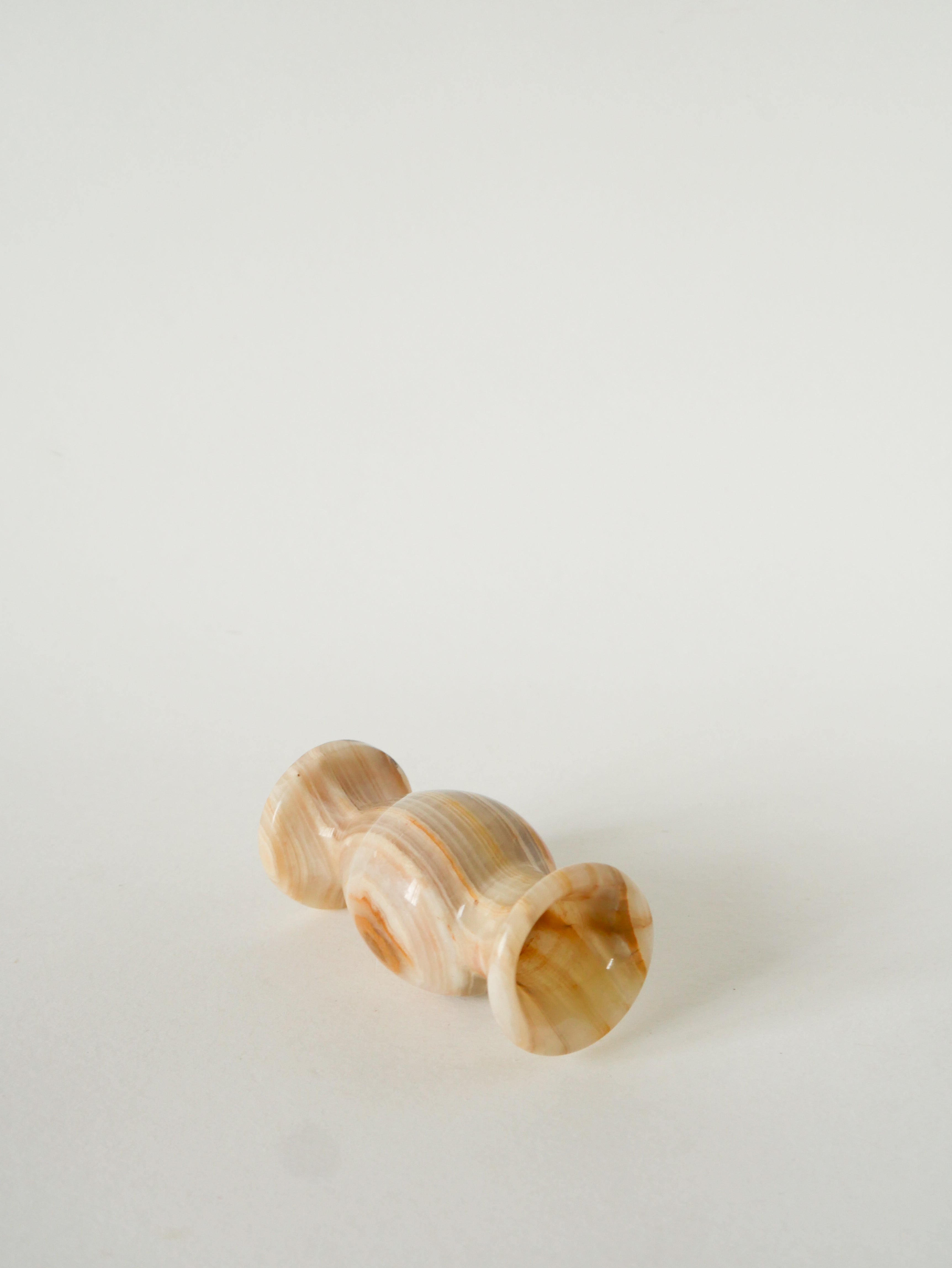 Petit Vase En Onyx, Beige, 1970 - 11.5 X 6 Cm