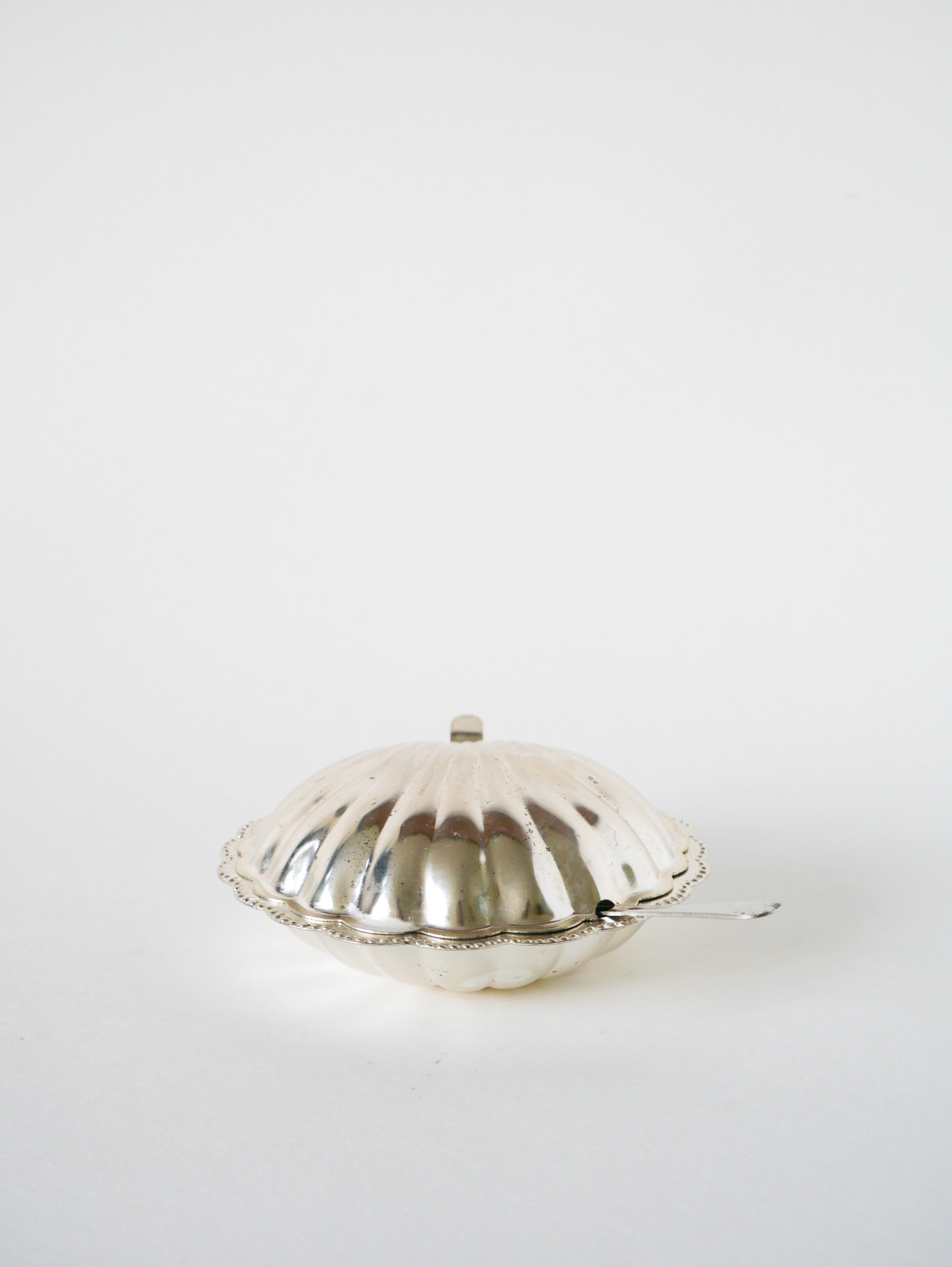 Beurrier Coquillage En Inox Et Verre Blanc - Avec Couteau - 1970
