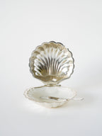 Beurrier Coquillage En Inox Et Verre Blanc - Avec Couteau - 1970