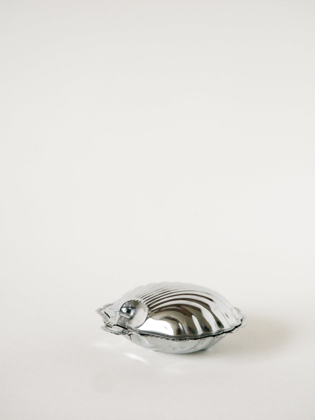Vide-Poche Coquillage En Inox Avec Intérieur En Verre Bleu - Design 1970