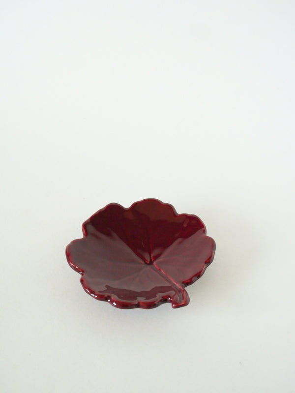 Vide-Poche Feuille En Barbotine, Bordeaux, 1970 - 14 X 14 Cm
