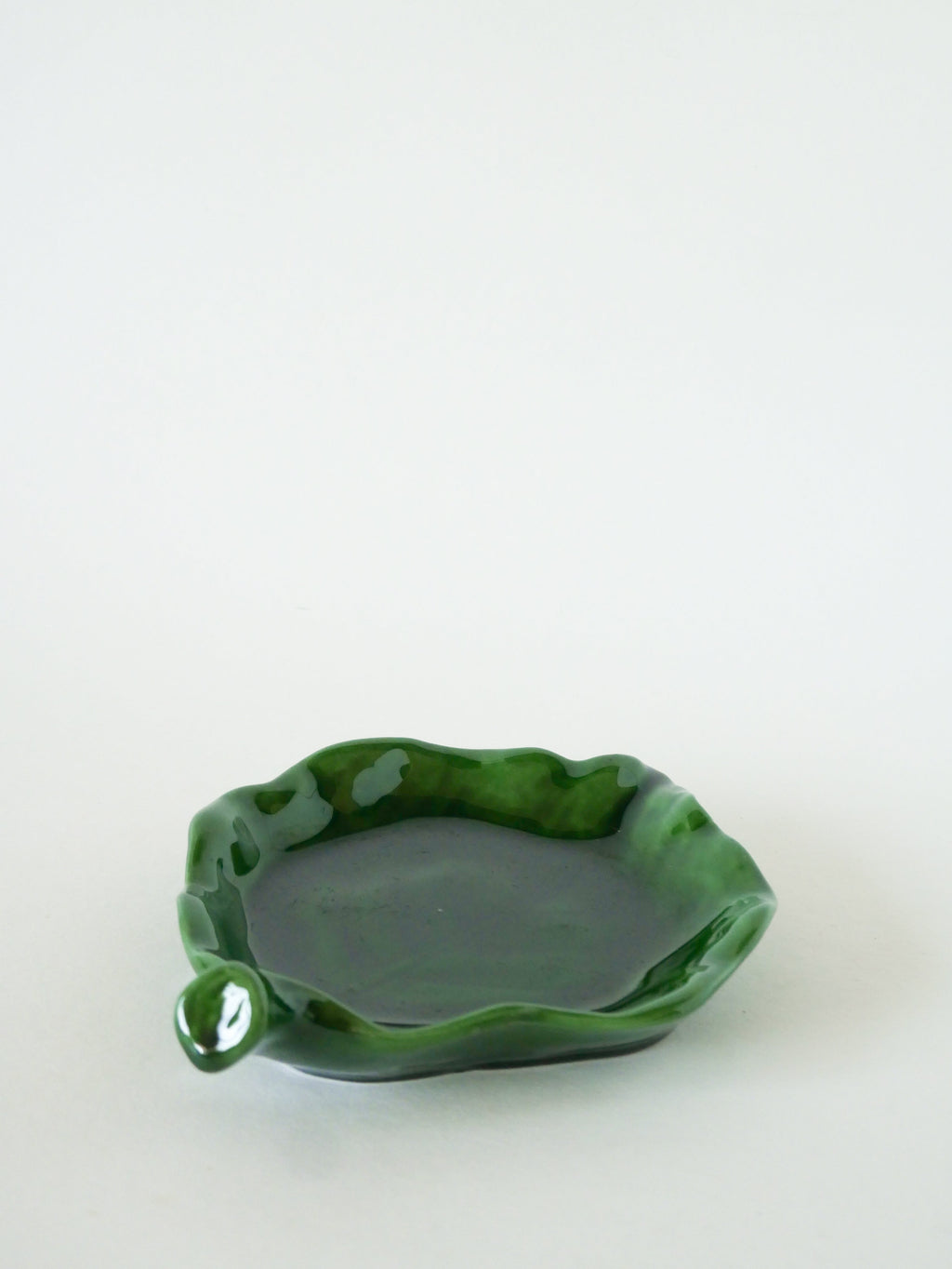 Vide-Poche Feuille En Barbotine, Vert, 1970 - 14 X 14 Cm