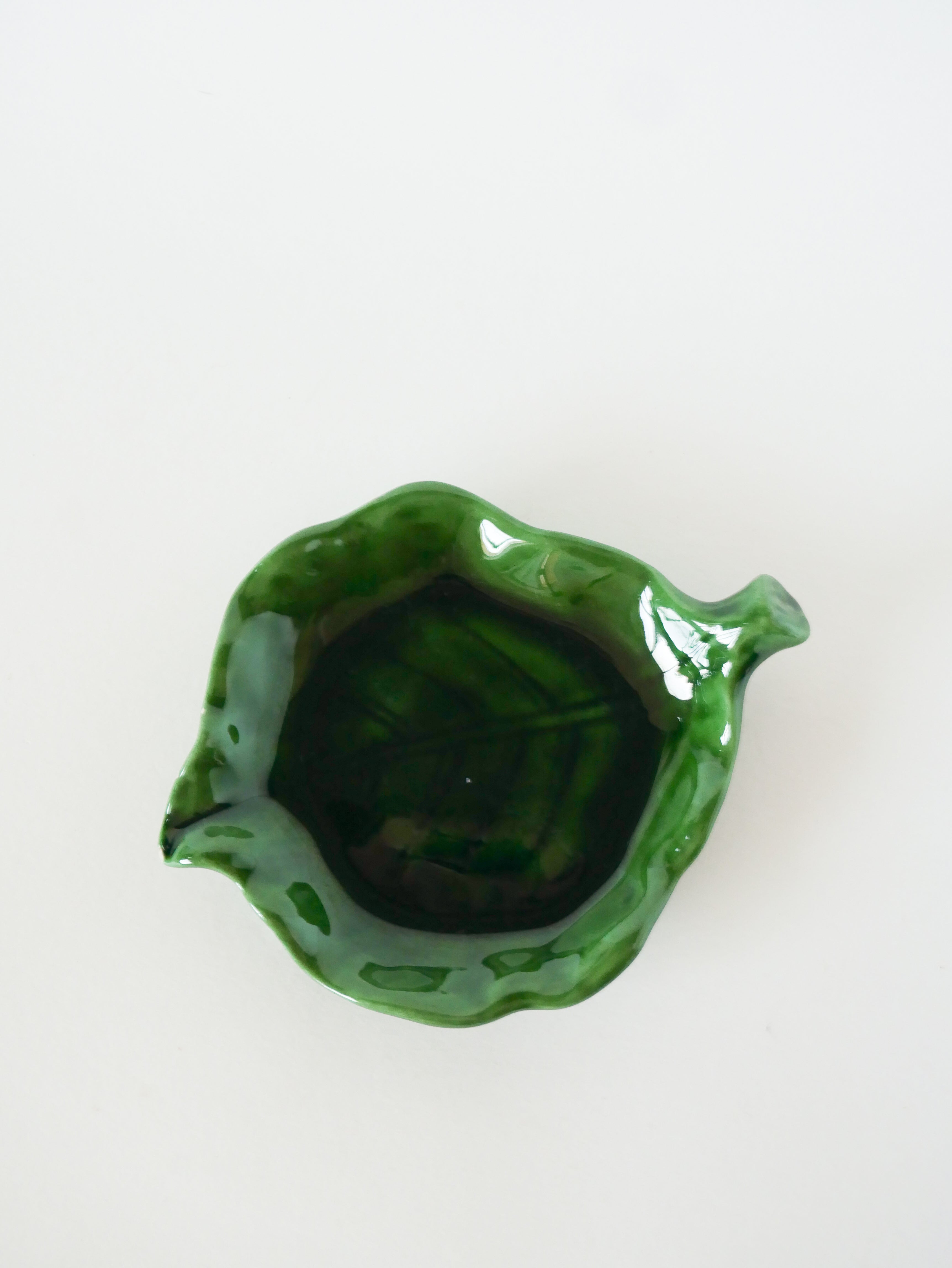 Vide-Poche Feuille En Barbotine, Vert, 1970 - 14 X 14 Cm