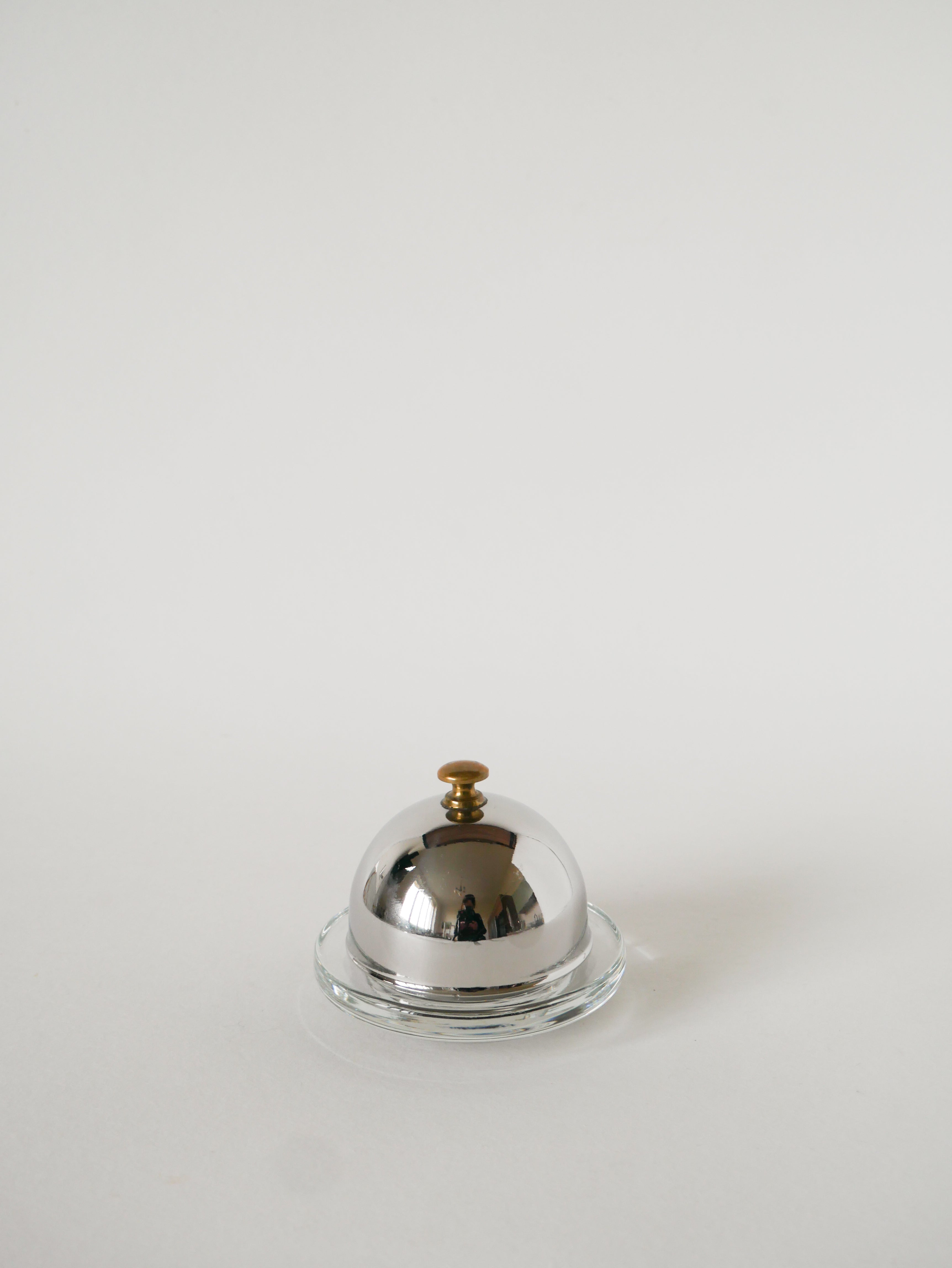 Beurrier En Métal Argenté, Laiton Et Verre, 1950