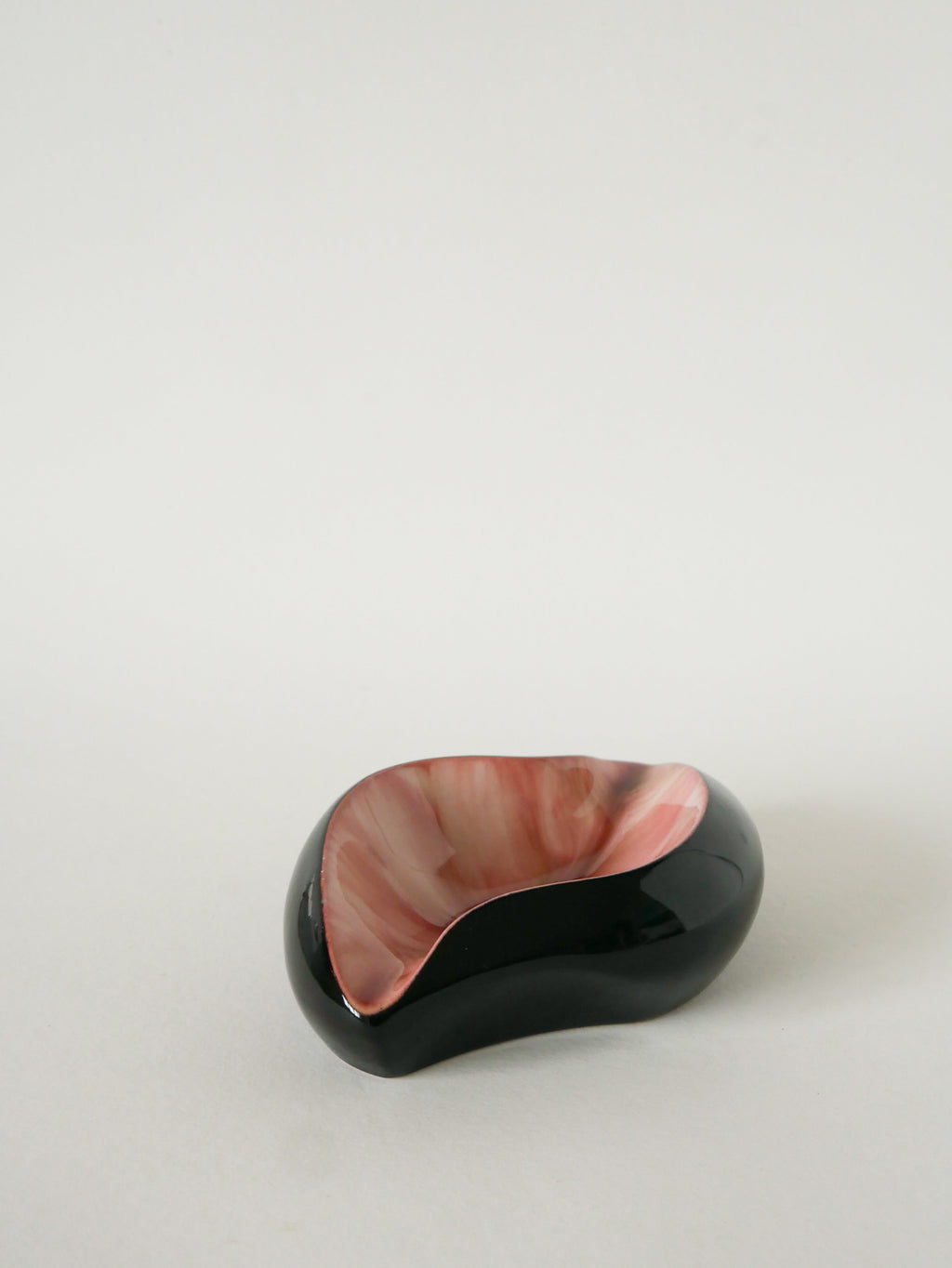 Vide-Poche En Céramique, Forme Libre, Noir Et Rose, 1970