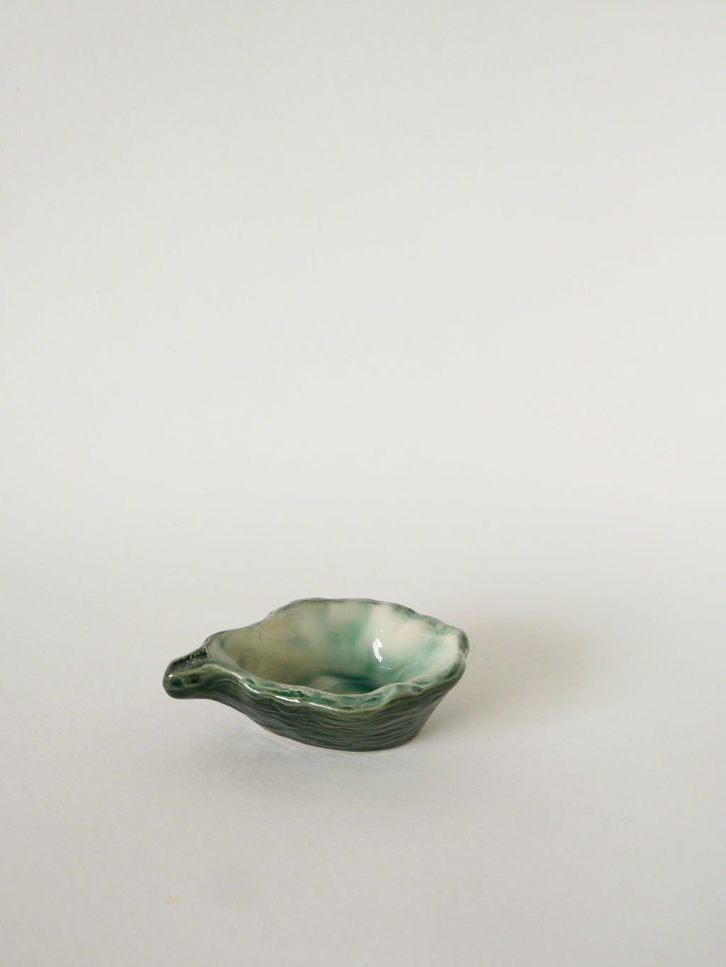 Vide-Poche En Barbotine, Huître, 1970 - 14.5 X 9 Cm