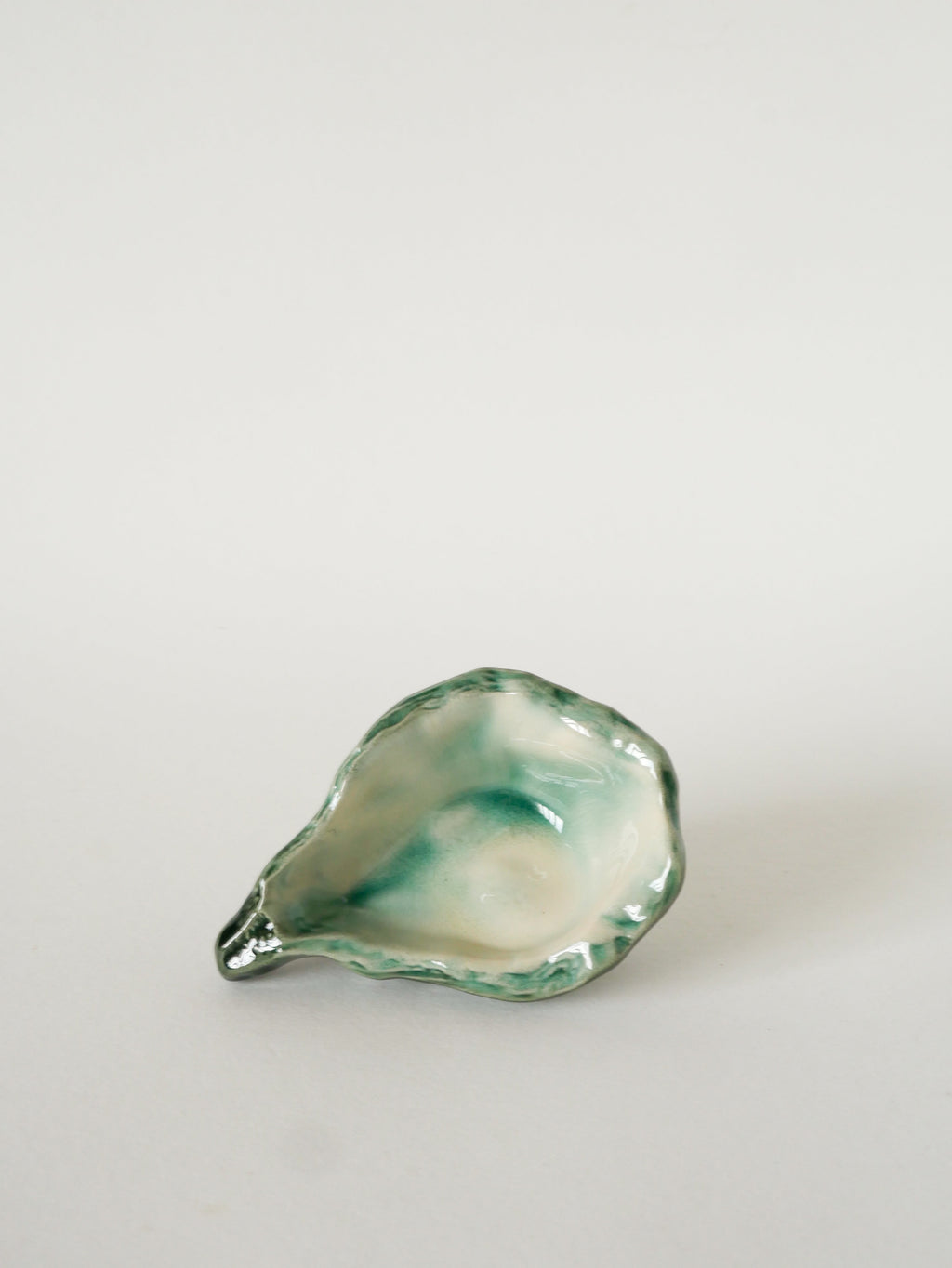 Vide-Poche En Barbotine, Huître, 1970 - 14.5 X 9 Cm
