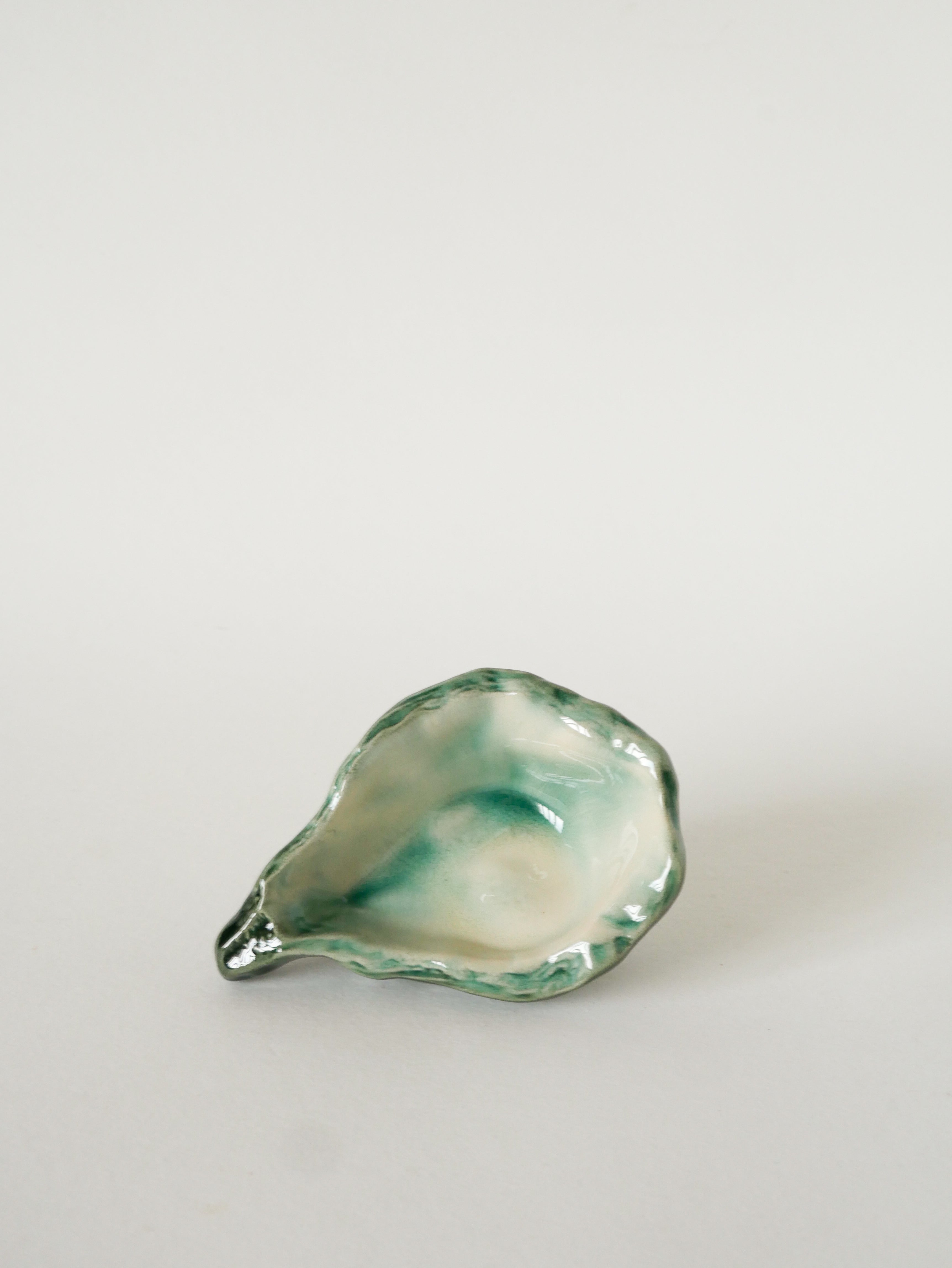 Vide-Poche En Barbotine, Huître, 1970 - 14.5 X 9 Cm