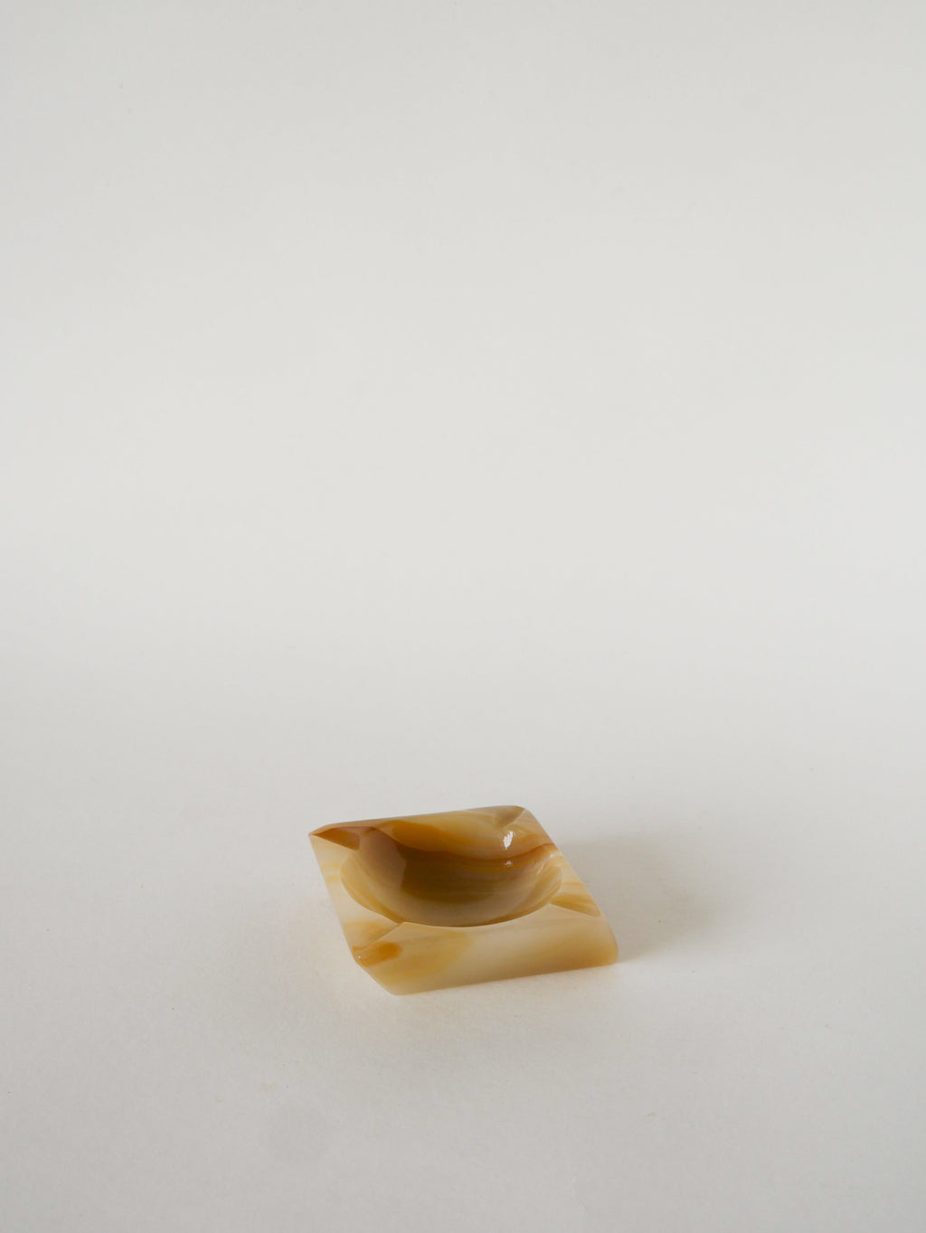 Cendrier En Onyx, Forme Carrée, Beige, Design, 1970 - 10 X 10 Cm