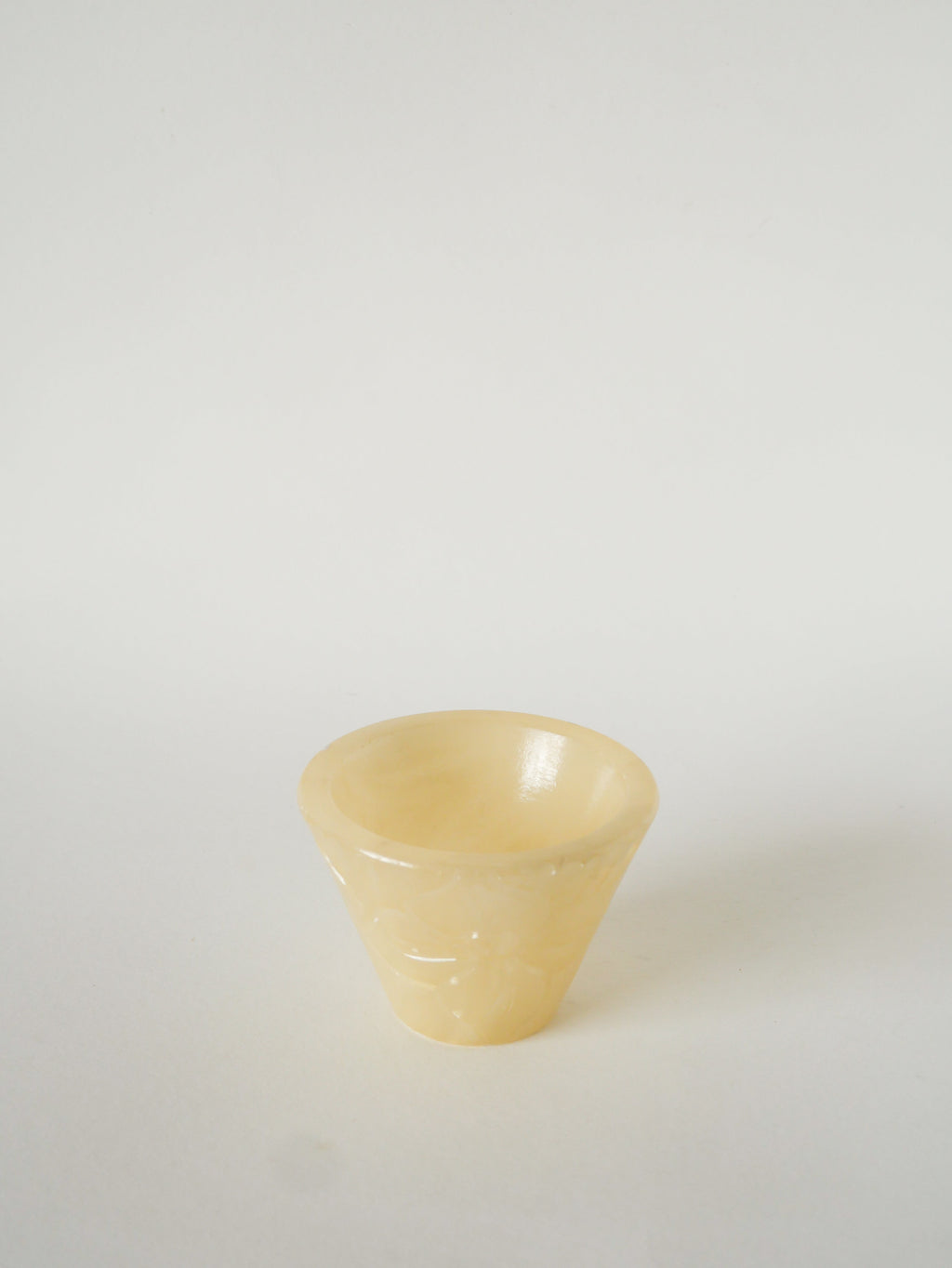 Grand Mortier Et Pilon En Albâtre, Crème, Motifs Fleurs, 1970