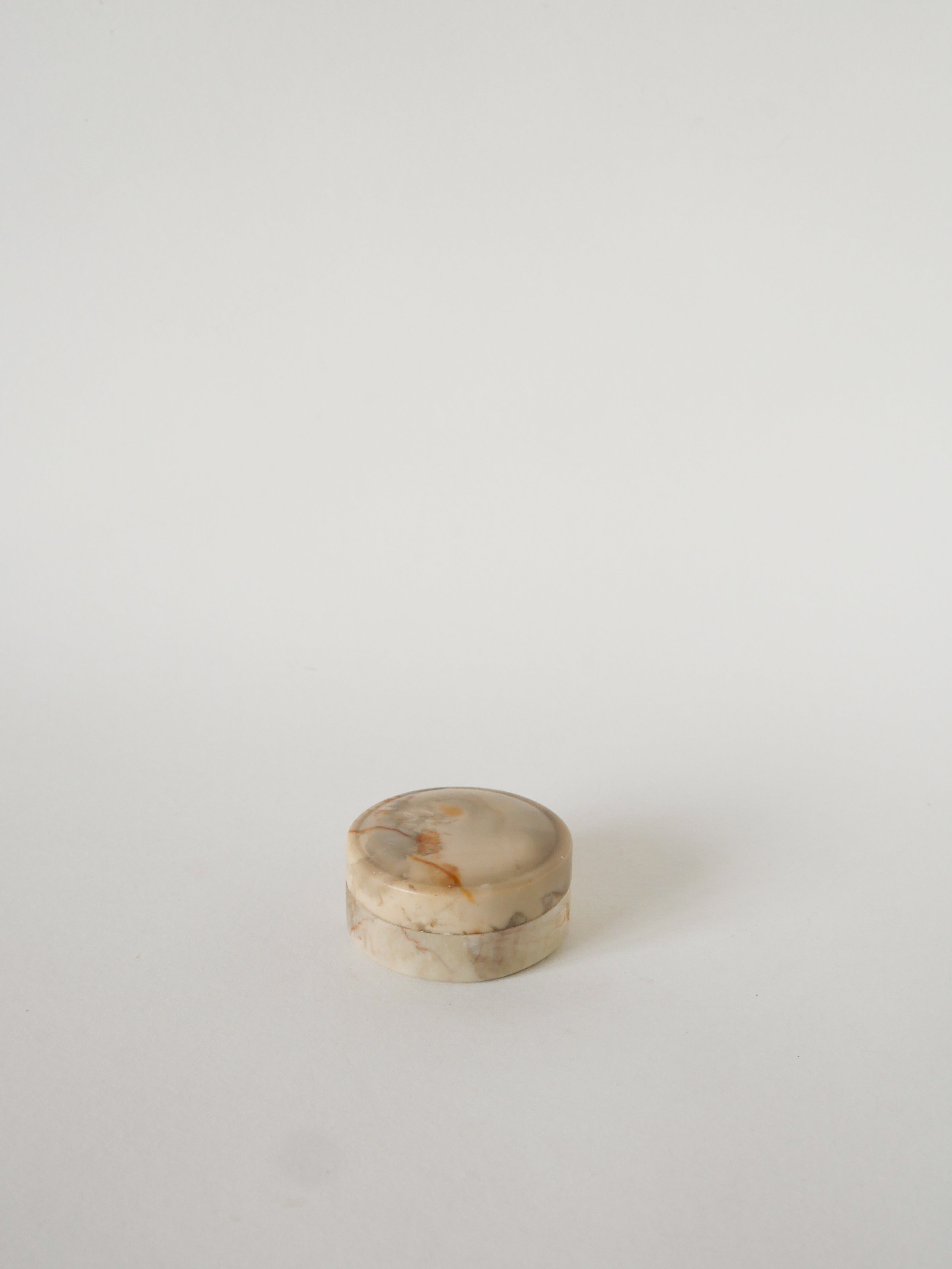 Petite Boîte En Albâtre, Forme Ronde, Beige, Design, 1970 - 7 Cm