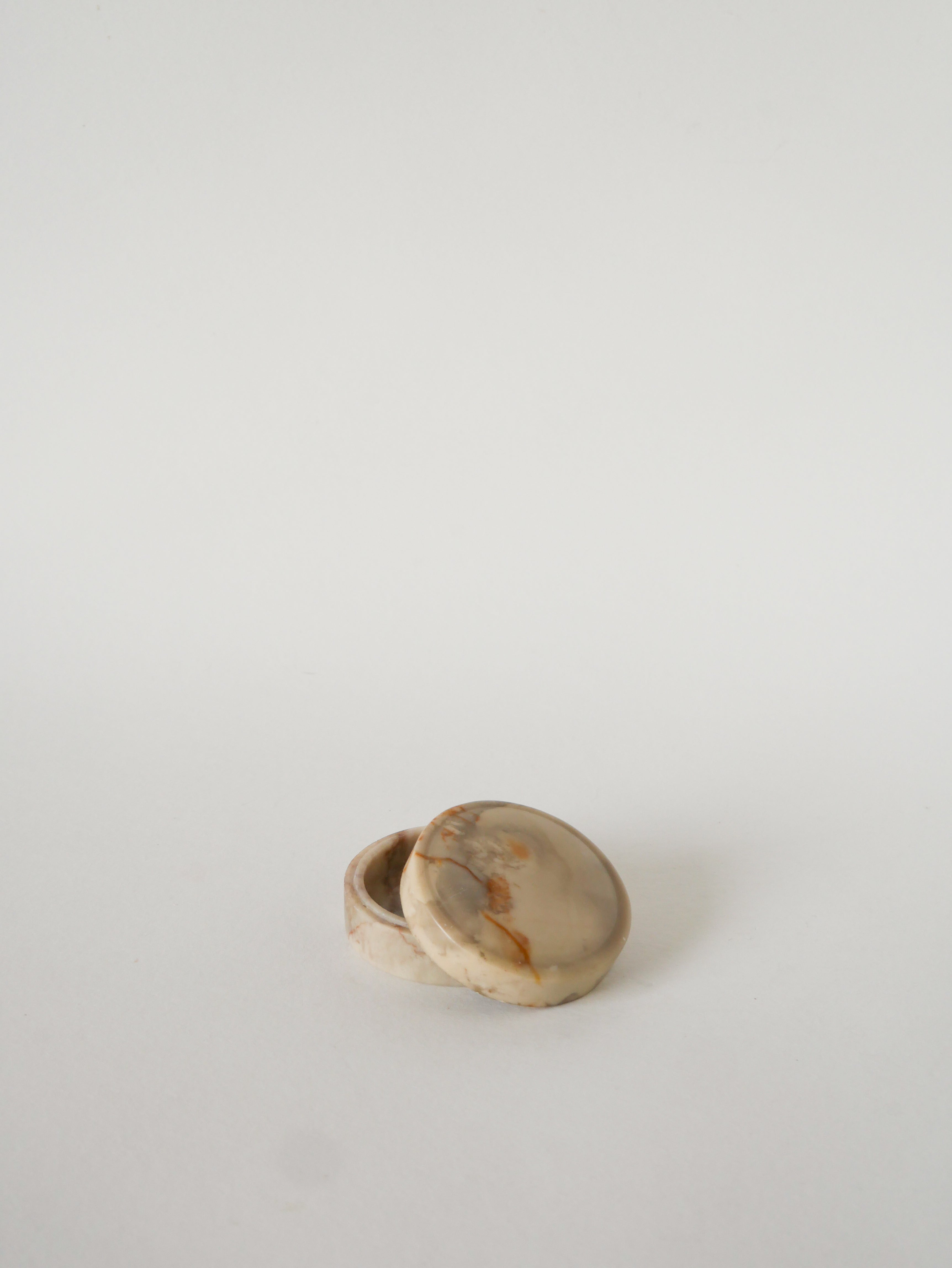 Petite Boîte En Albâtre, Forme Ronde, Beige, Design, 1970 - 7 Cm