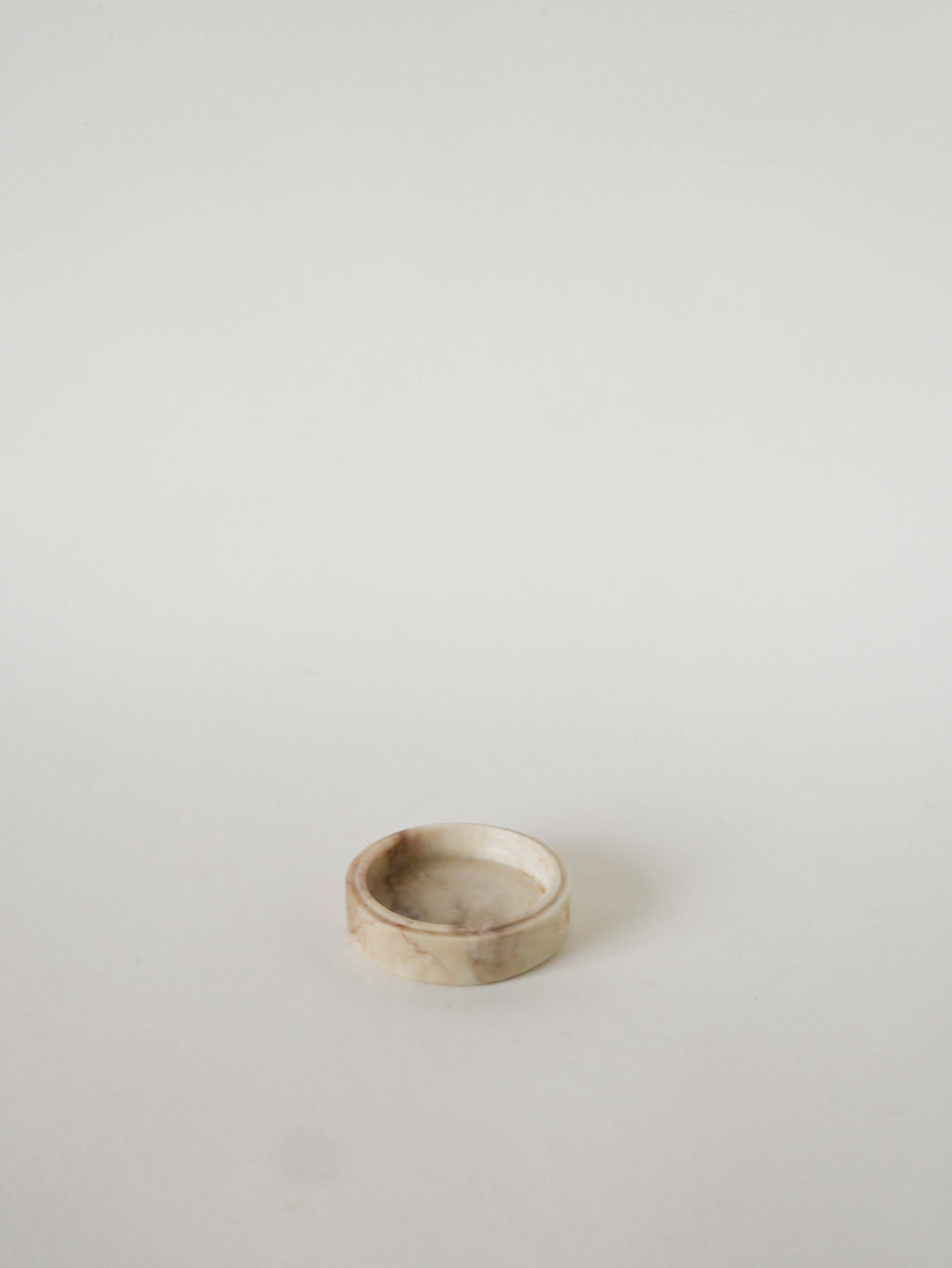 Petite Boîte En Albâtre, Forme Ronde, Beige, Design, 1970 - 7 Cm