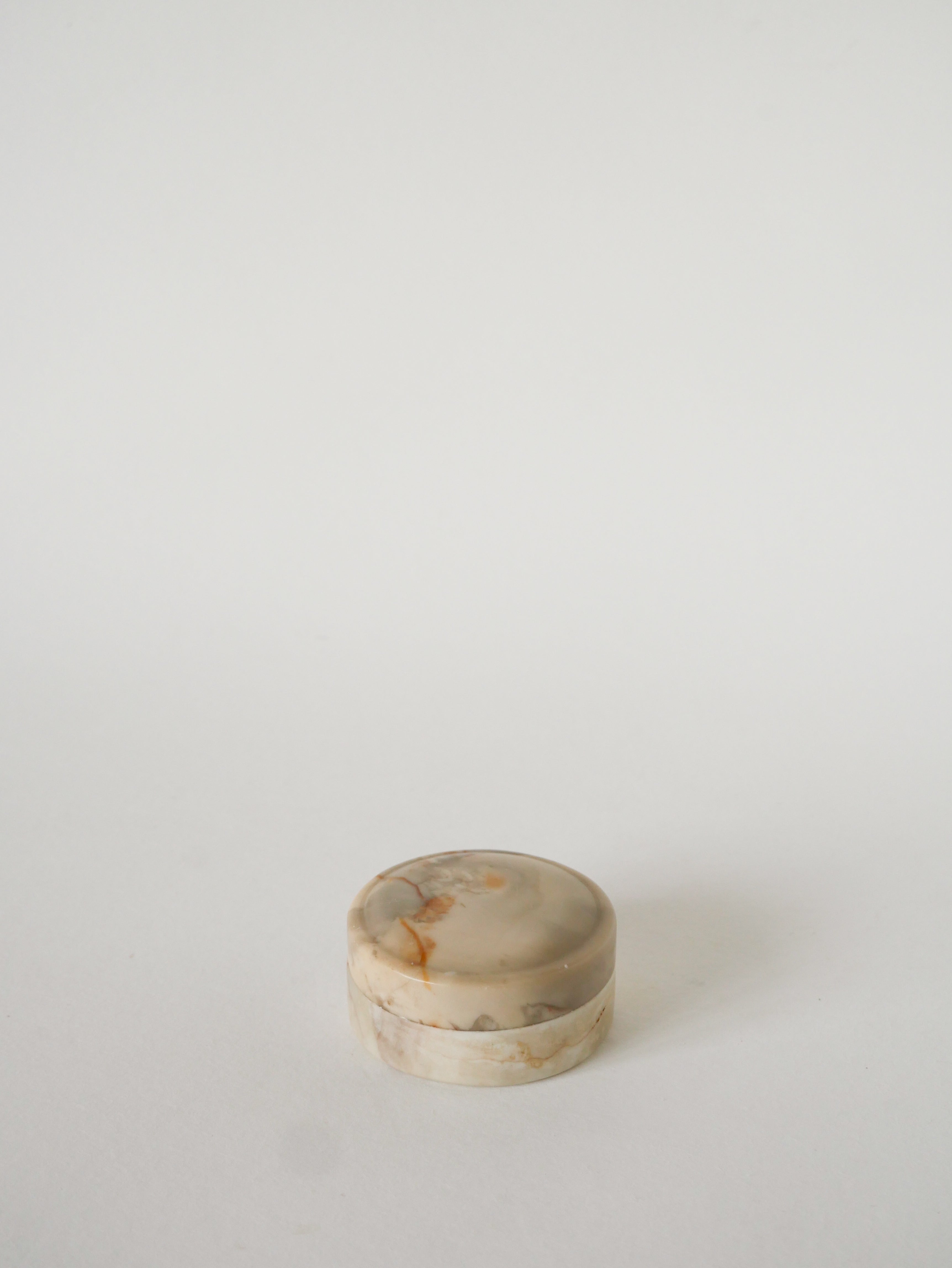 Petite Boîte En Albâtre, Forme Ronde, Beige, Design, 1970 - 7 Cm