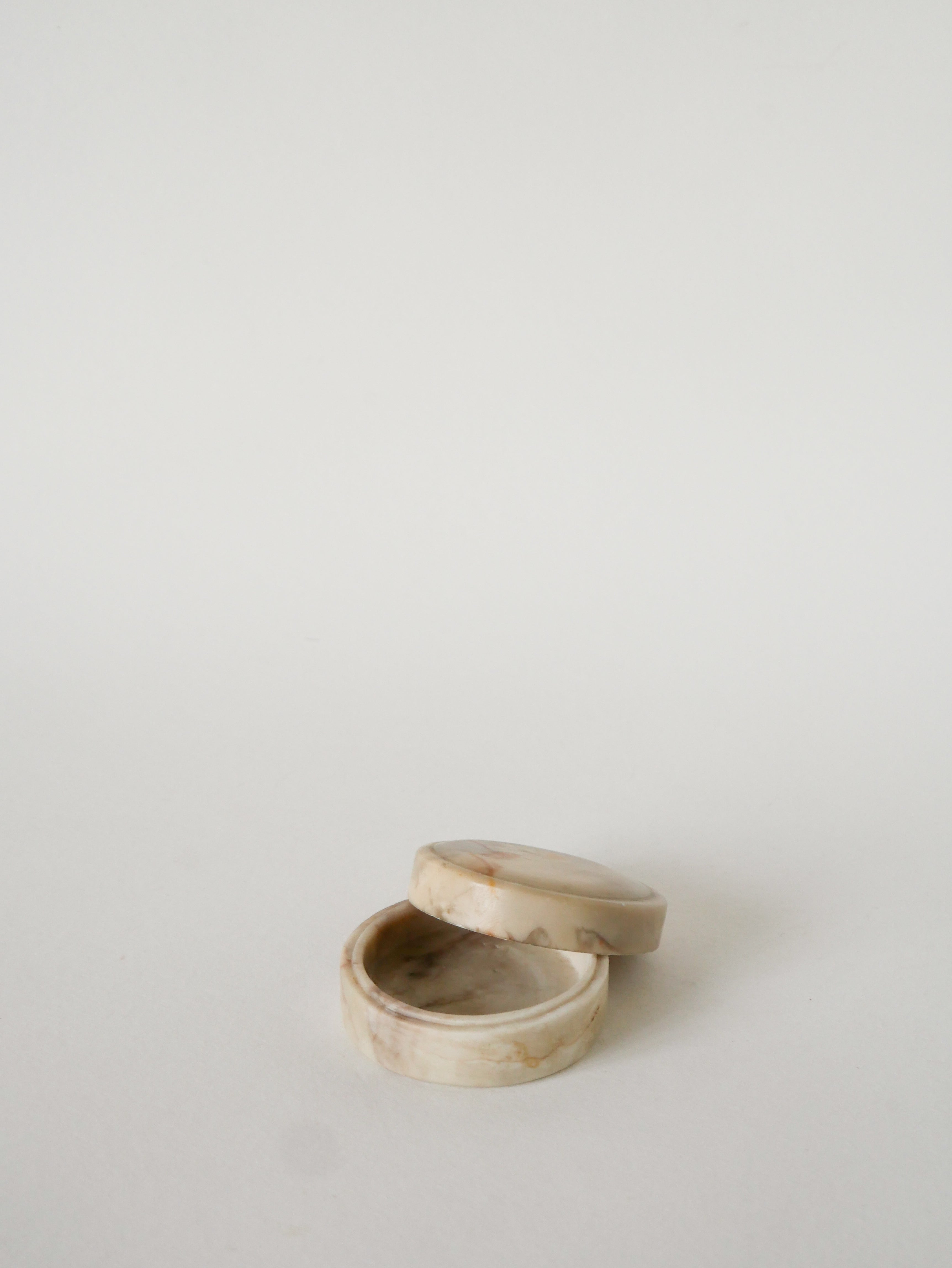 Petite Boîte En Albâtre, Forme Ronde, Beige, Design, 1970 - 7 Cm