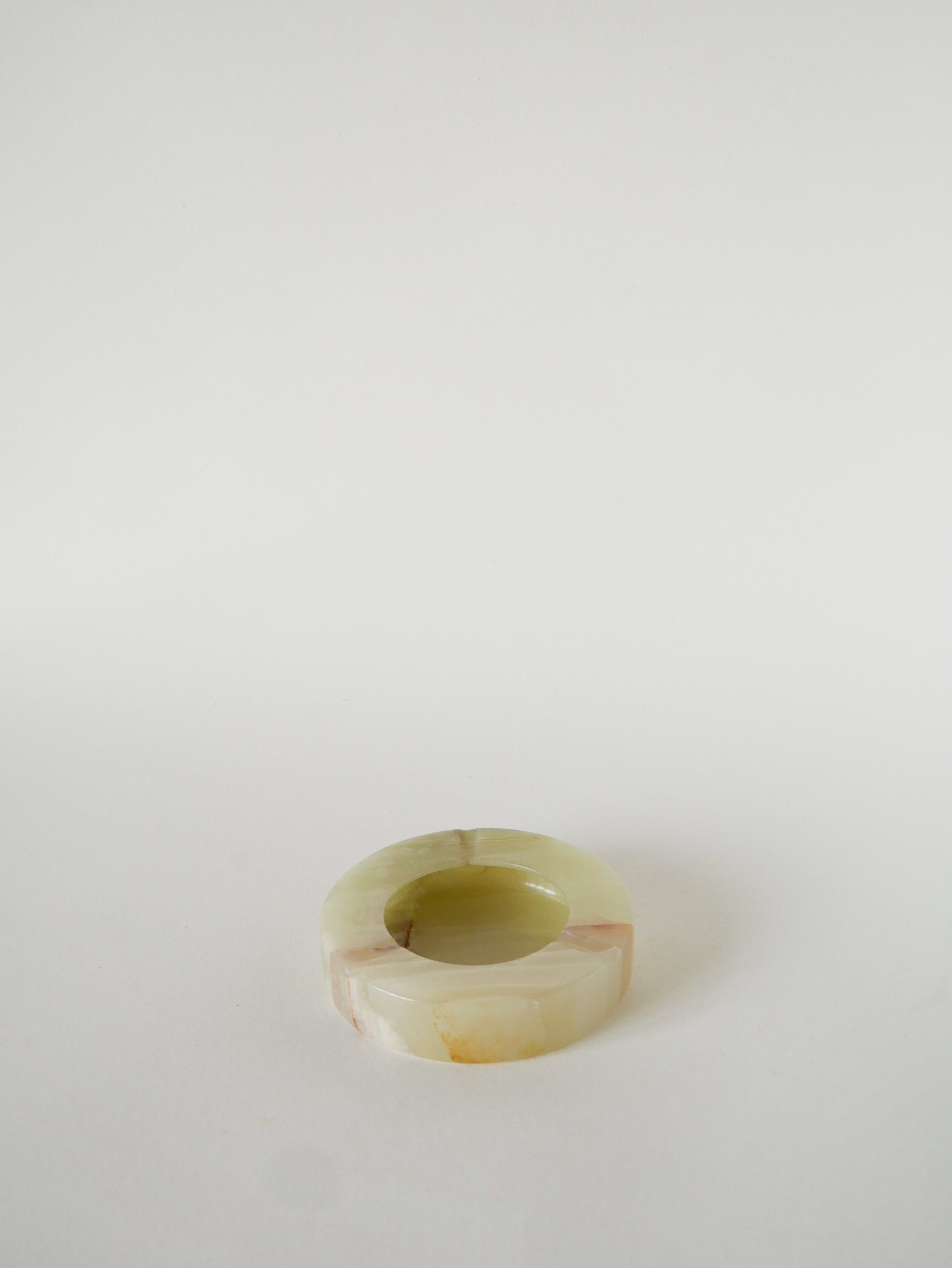 Cendrier En Onyx, Crème Et Vert, Design, 1970 - 12.5 Cm