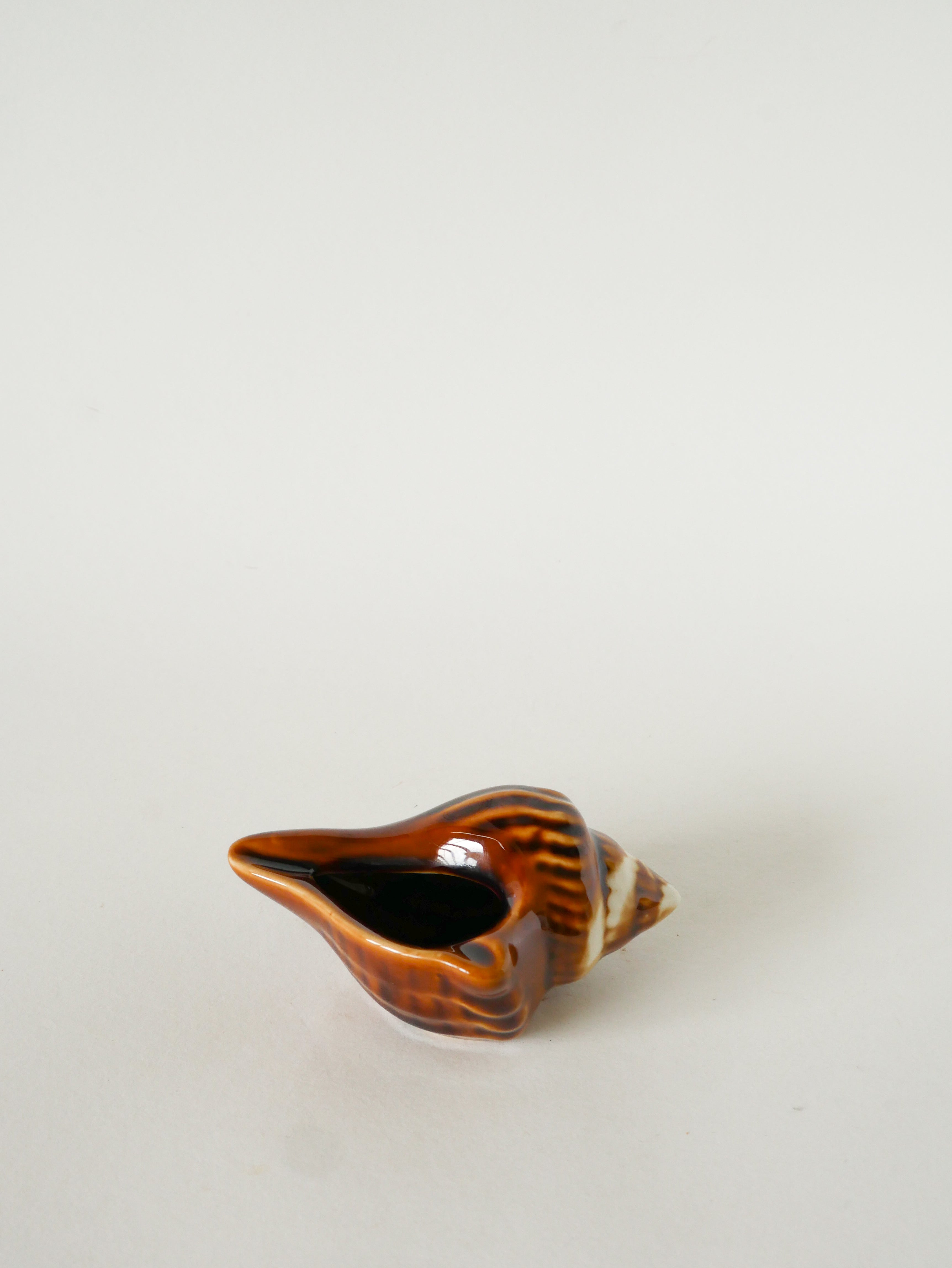Vide-Poche Coquillage En Barbotine, Marron Clair, 1970 - 15 X 10 Cm