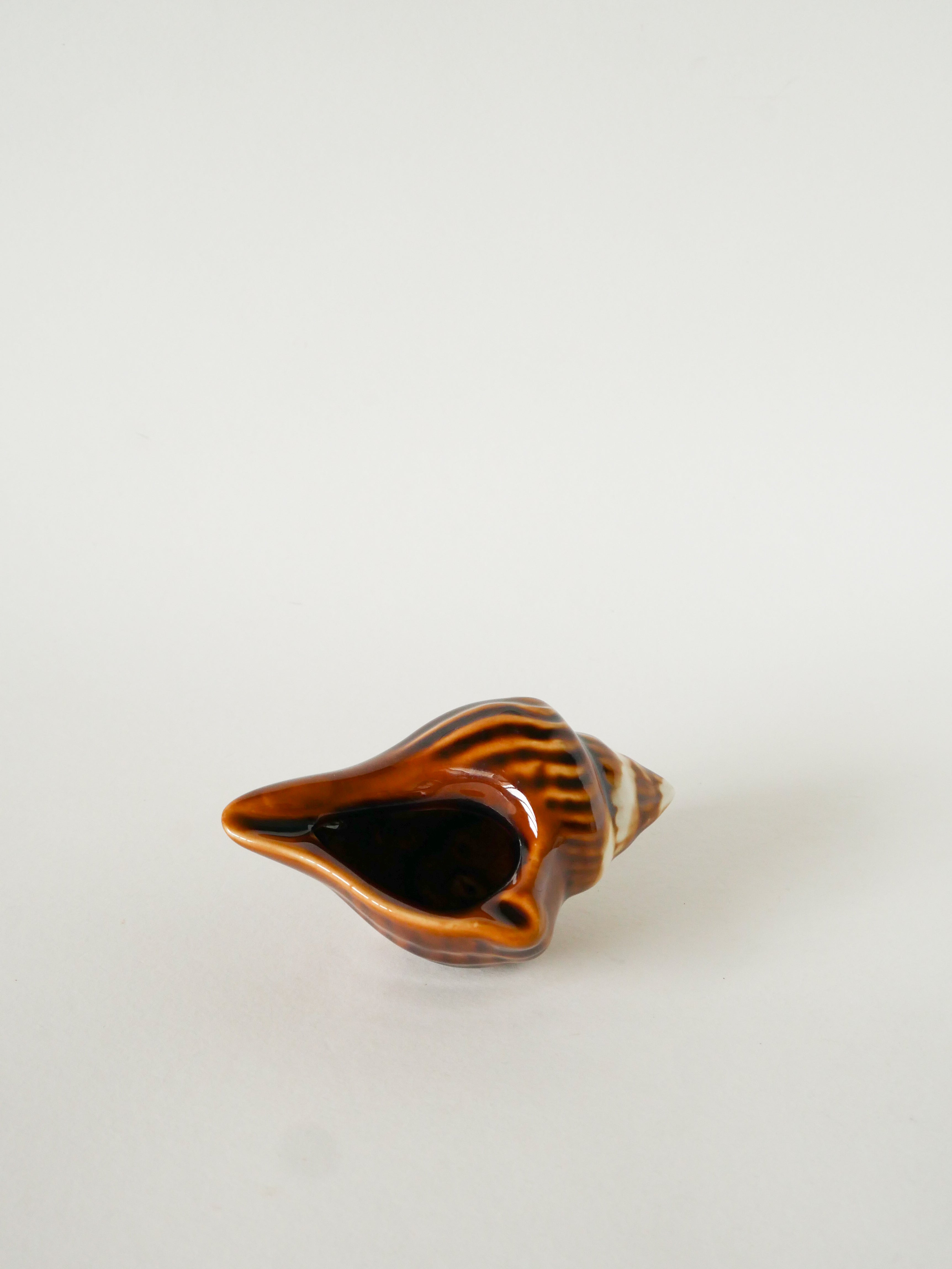 Vide-Poche Coquillage En Barbotine, Marron Clair, 1970 - 15 X 10 Cm