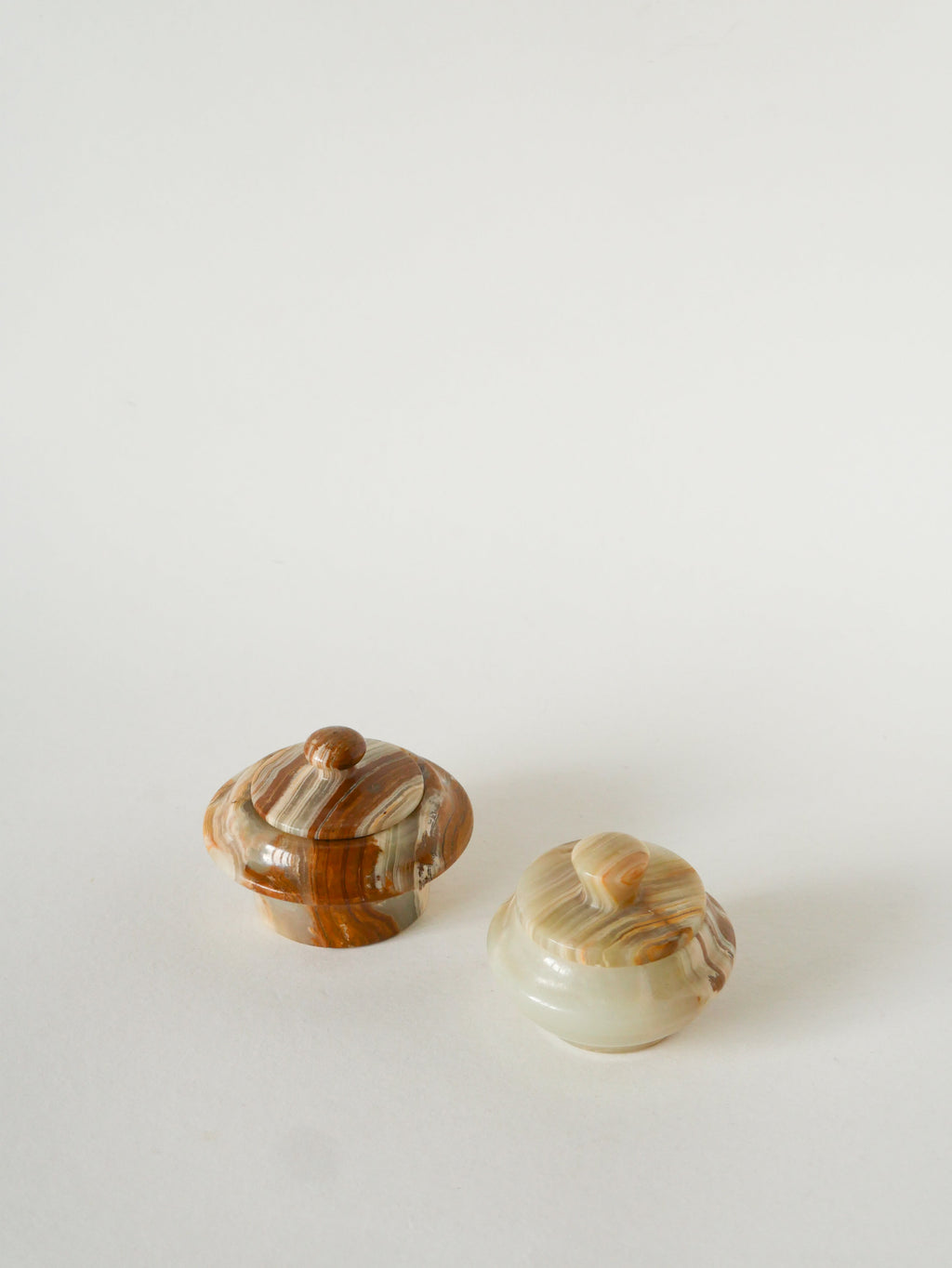 Boîte En Onyx, Forme Ronde, Beige, Design, 1970 - 9 X 7 Cm