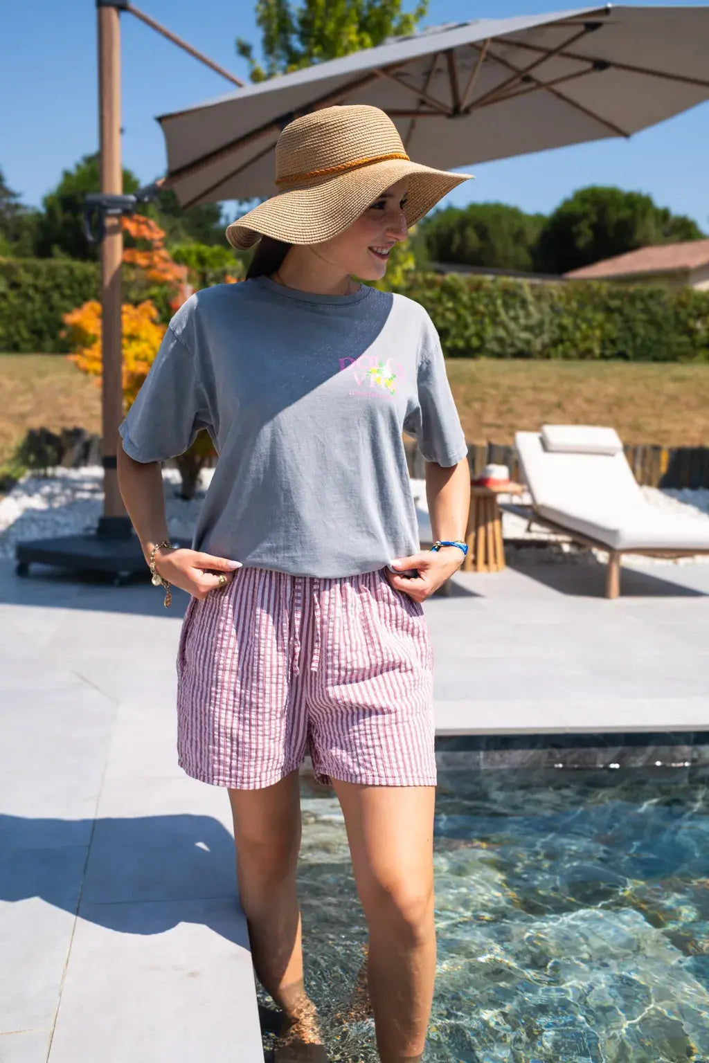 Short Nikos Rose