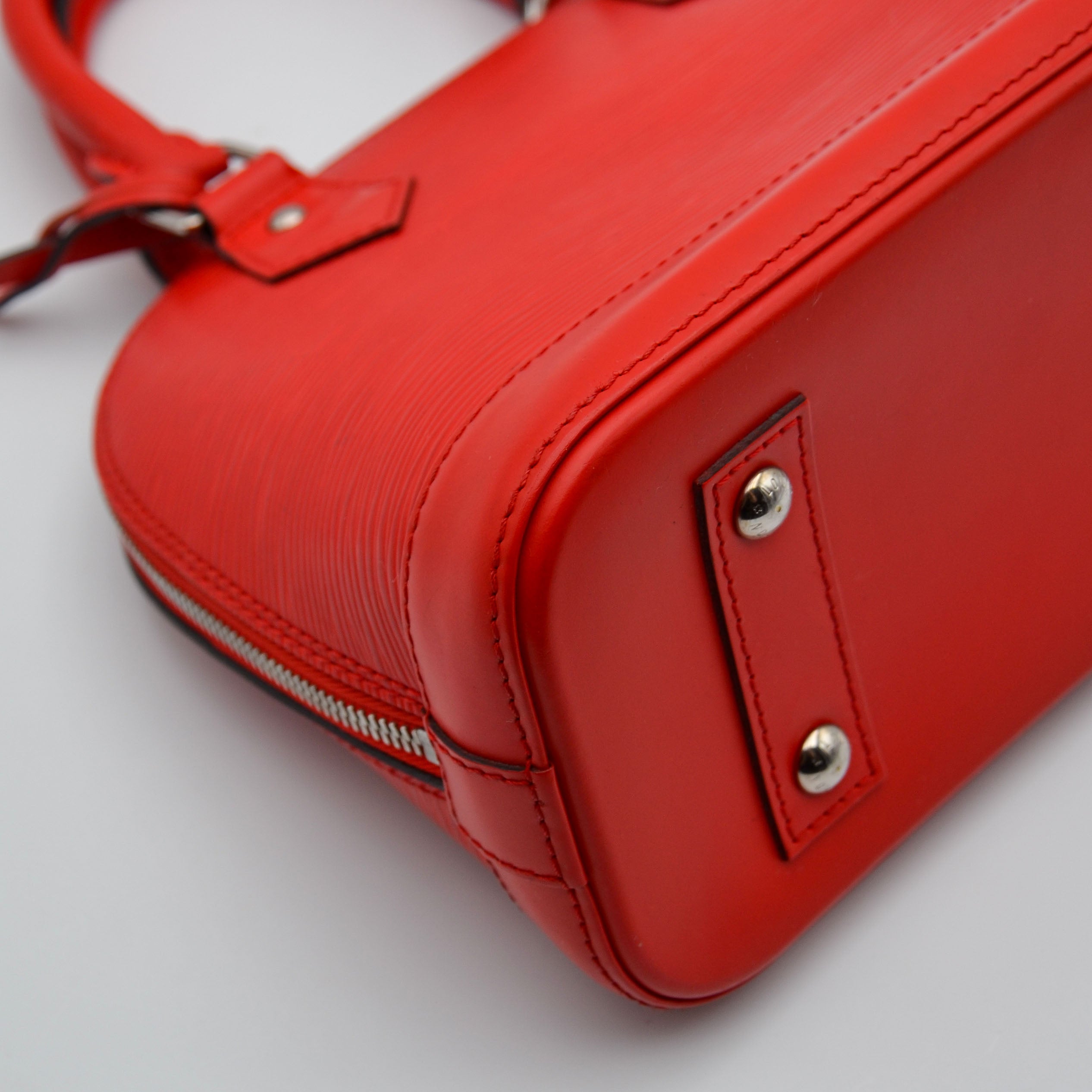 Louis Vuitton Alma Bb Cuir Épi Coquelicot