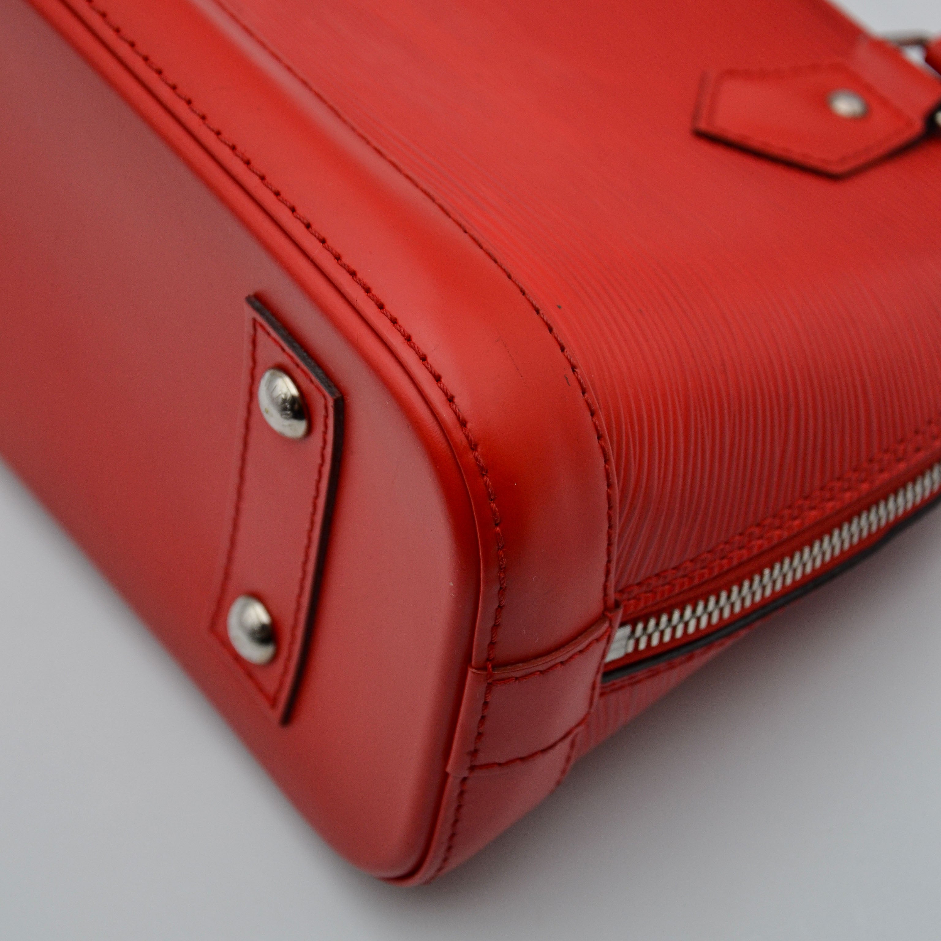 Louis Vuitton Alma Bb Cuir Épi Coquelicot