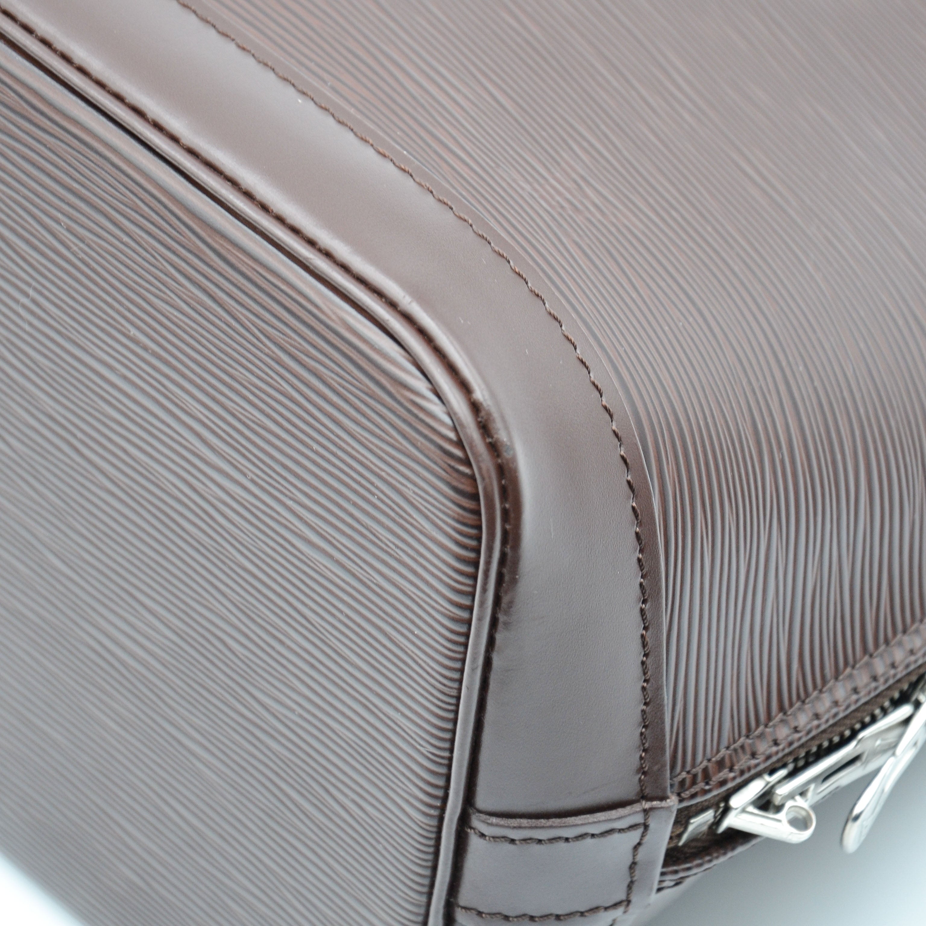 Louis Vuitton Alma Cuir Épi Chocolat