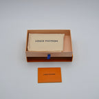 Portefeuille Louis Vuitton Capucines Compact Trifold