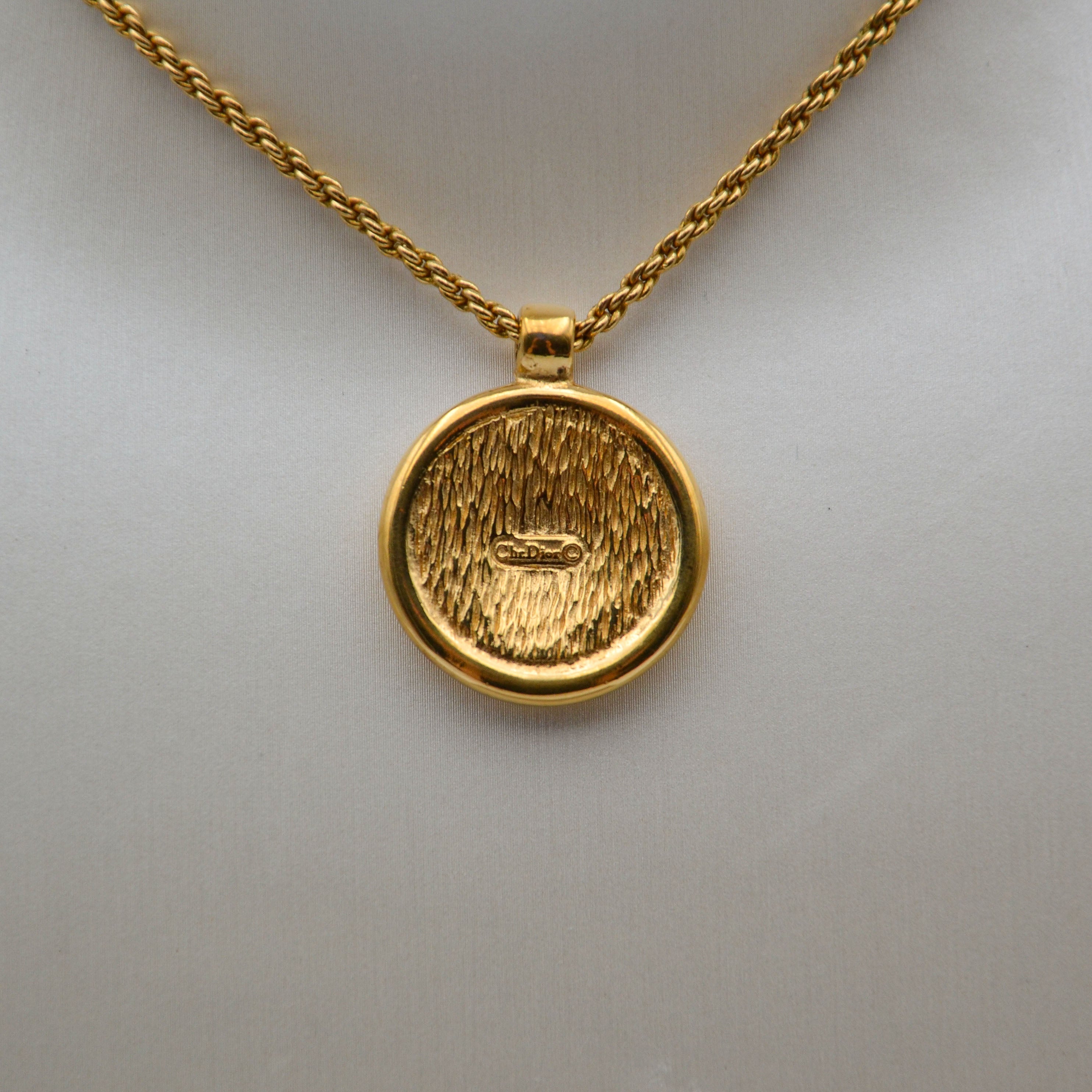 Christian Dior Collier Médaillon Vintage