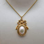 Christian Dior Collier Médaillon Nœud & Perle Vintage