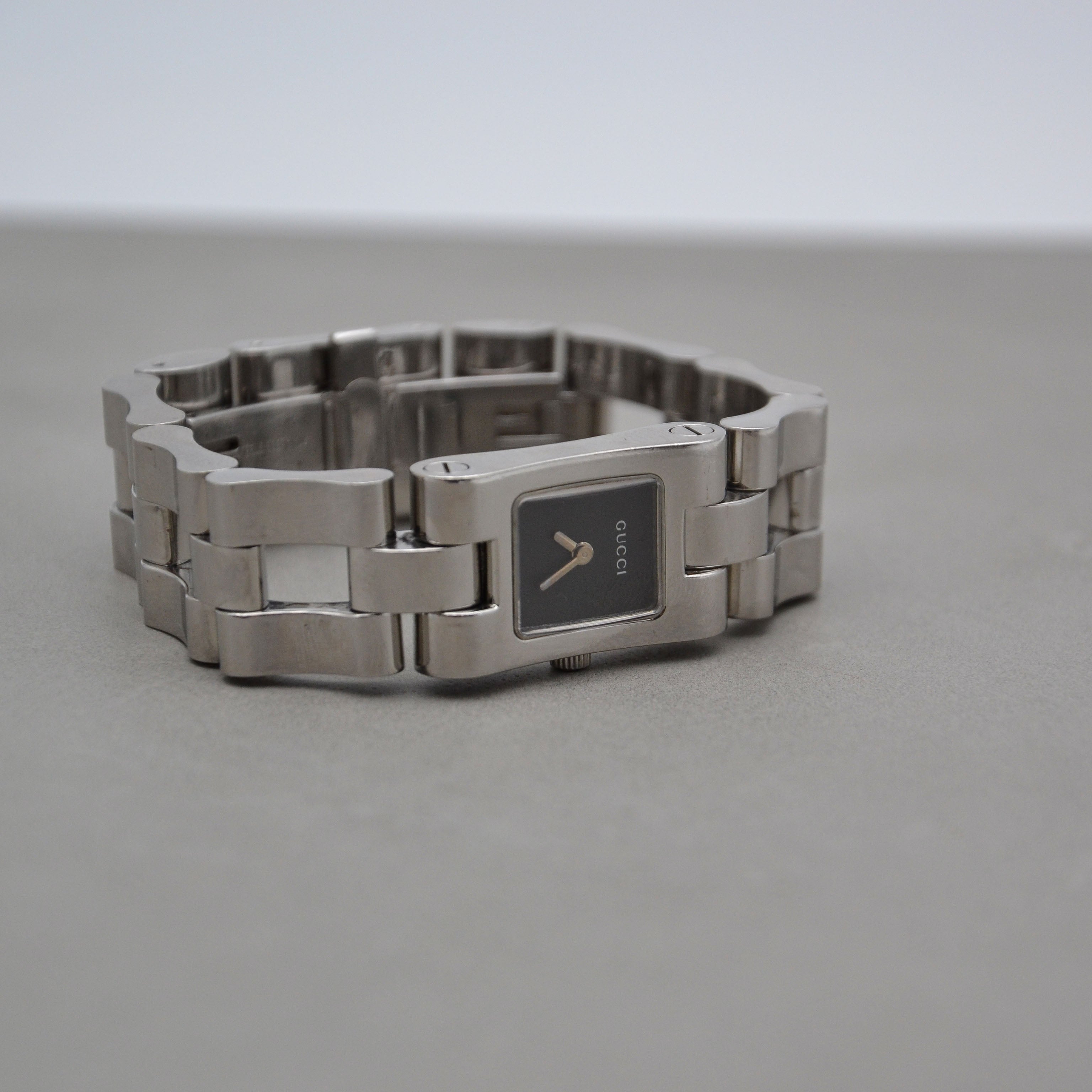 Gucci 2305L Montre Vintage Acier Inoxydable