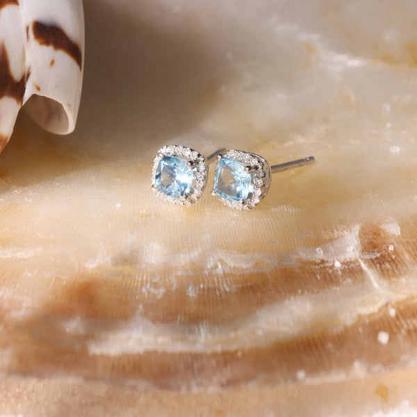Boucles D'Oreilles "Popi Coussin Topaze Bleue" Diamant: 0,07/32 + Topaze 0,6/2 - Or Blanc