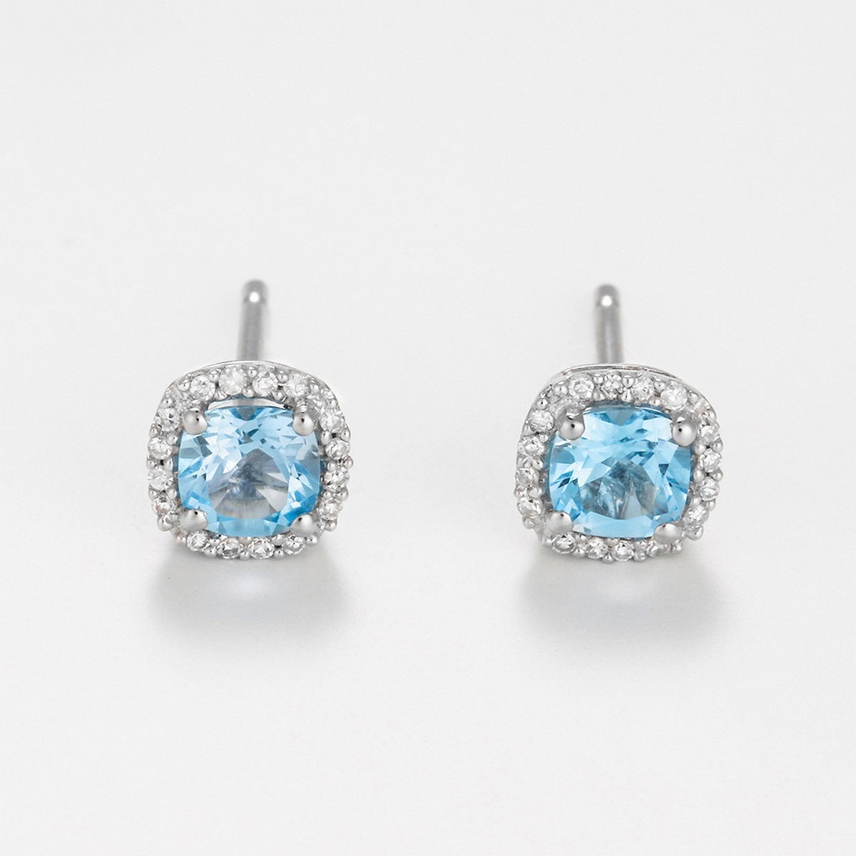 Boucles D'Oreilles "Popi Coussin Topaze Bleue" Diamant: 0,07/32 + Topaze 0,6/2 - Or Blanc
