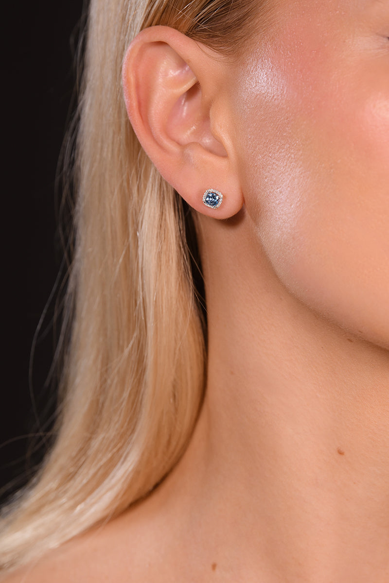 Boucles D'Oreilles "Popi Coussin Topaze Bleue" Diamant: 0,07/32 + Topaze 0,6/2