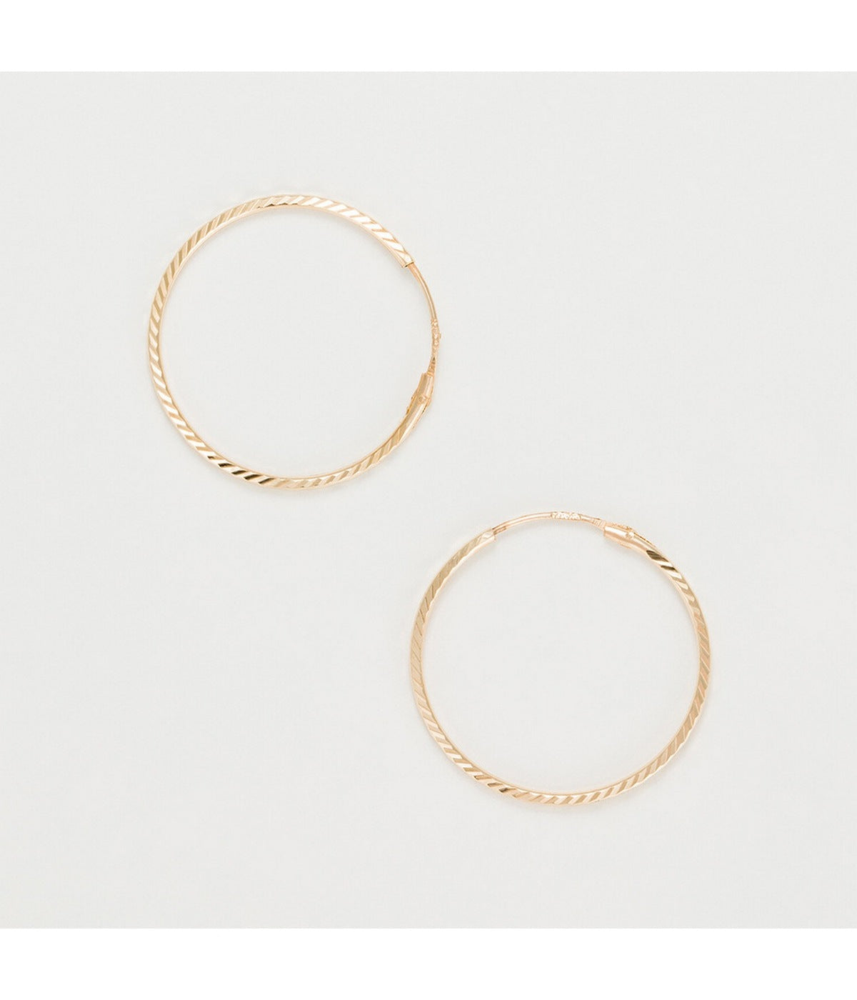 Boucles D'Oreilles "Créoles Twistées 20 Mm" Or Jaune 375/1000 - Or Jaune 375/1000