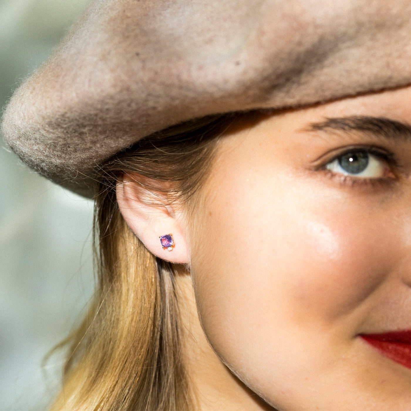 Boucles D'Oreilles "Tonga" D0,02/2 & Améthyste 1,1/2 - Or Jaune 375/1000