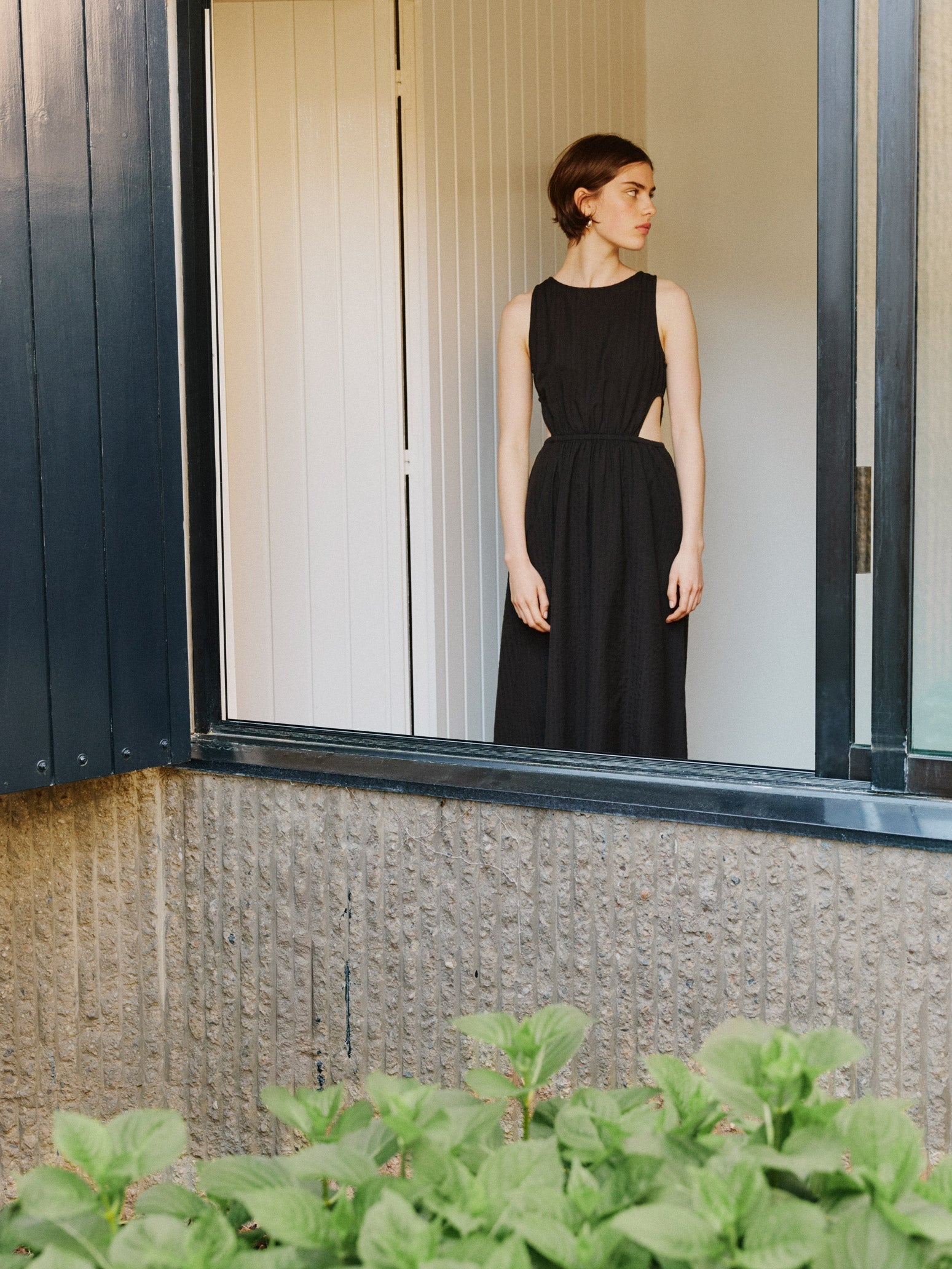 Robe Seersucker Cut Out Kin - Black