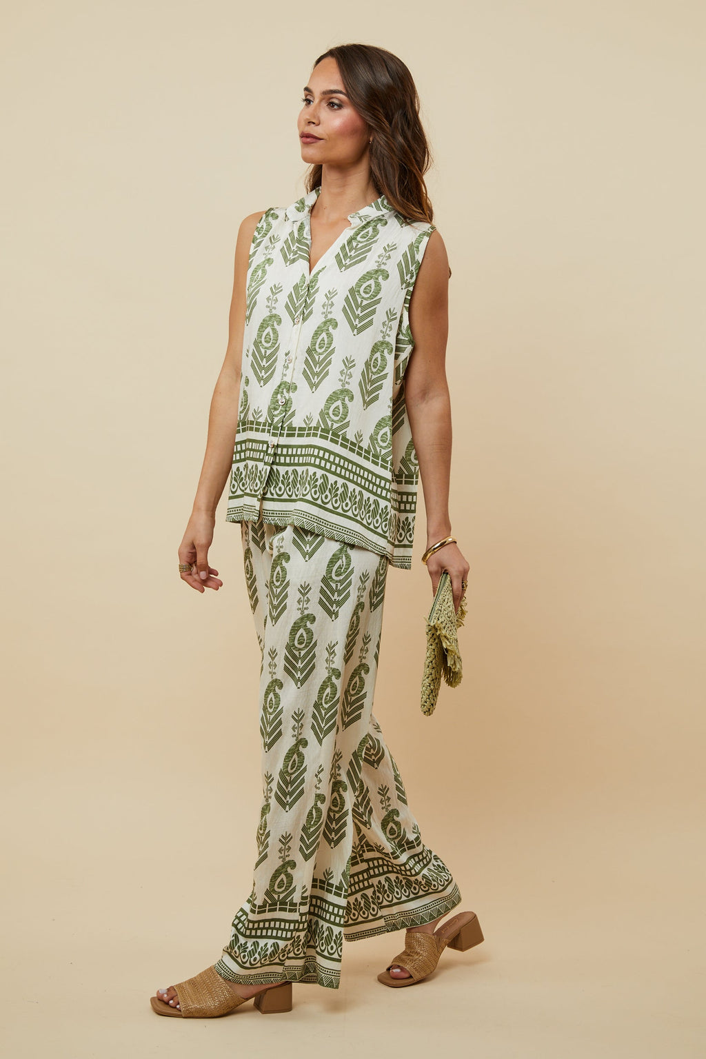 Ensemble - Kaki