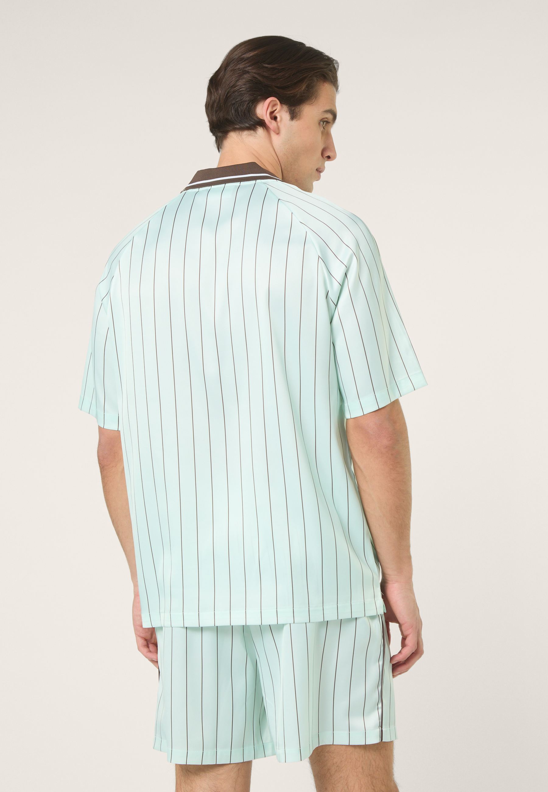 Chemise En Satin À Fines Rayures Ample - Mer Apaisante / Rayé
