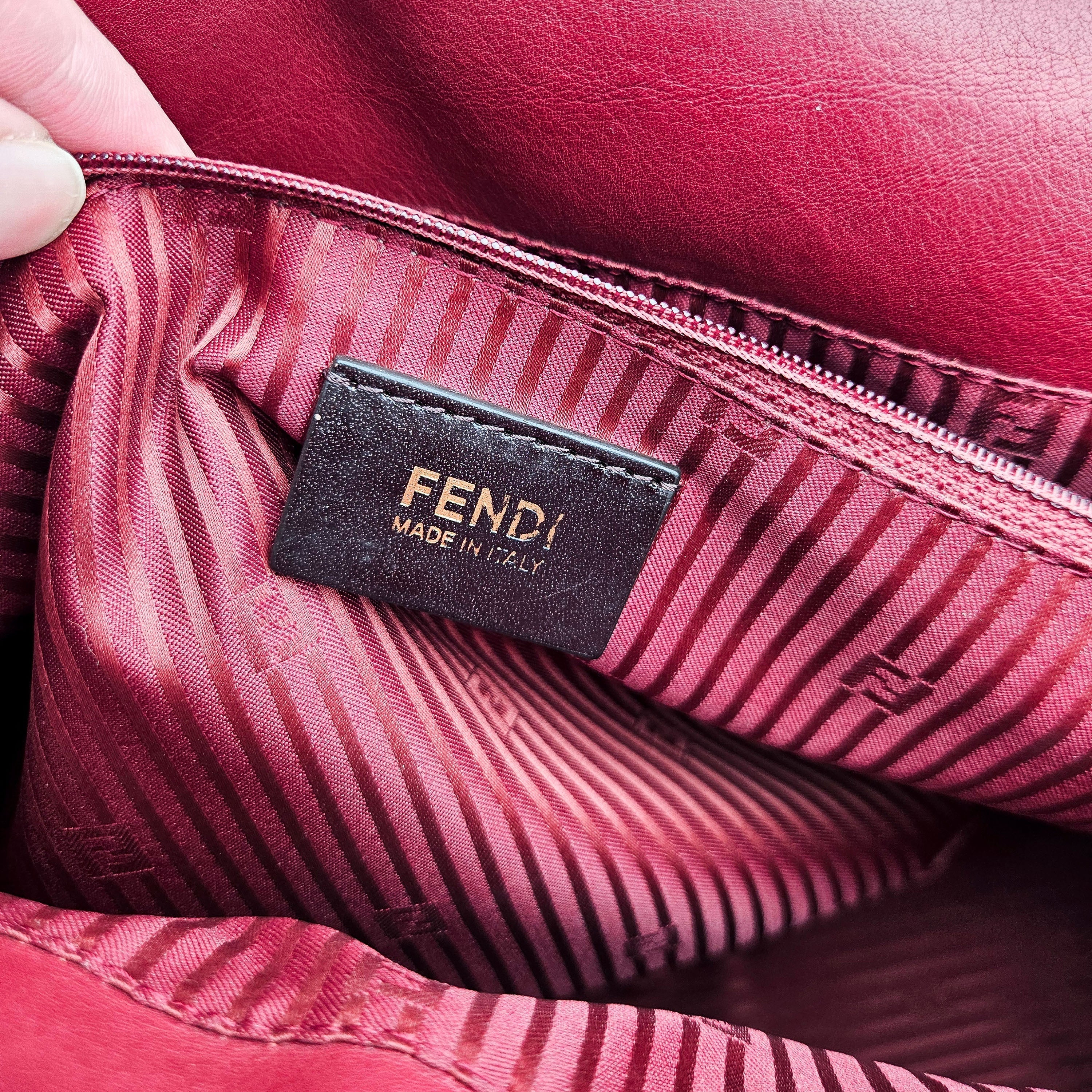 Fendi Mama Baguette Cuir Rouge