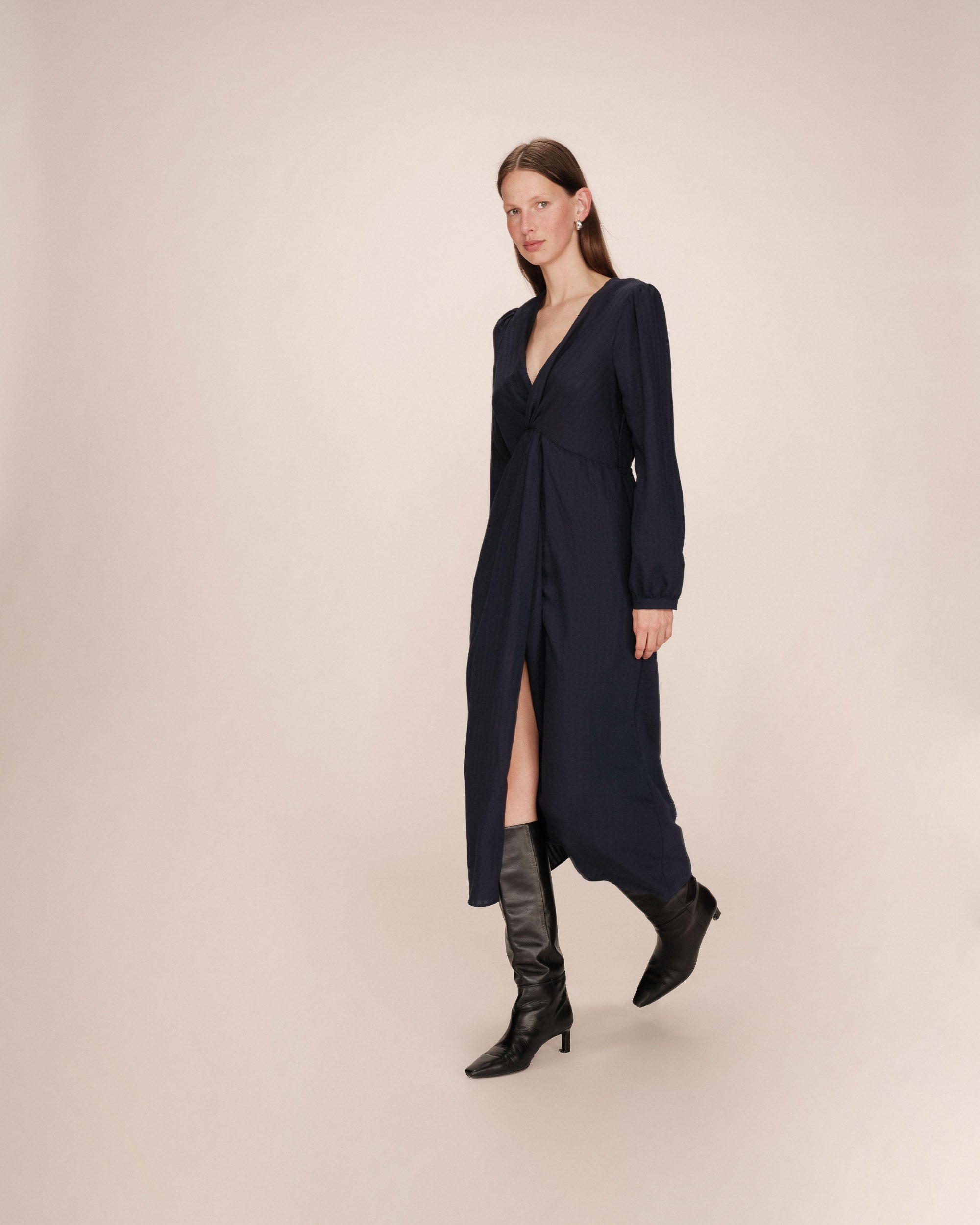 Robe Longue Decollete V Marine Shirley