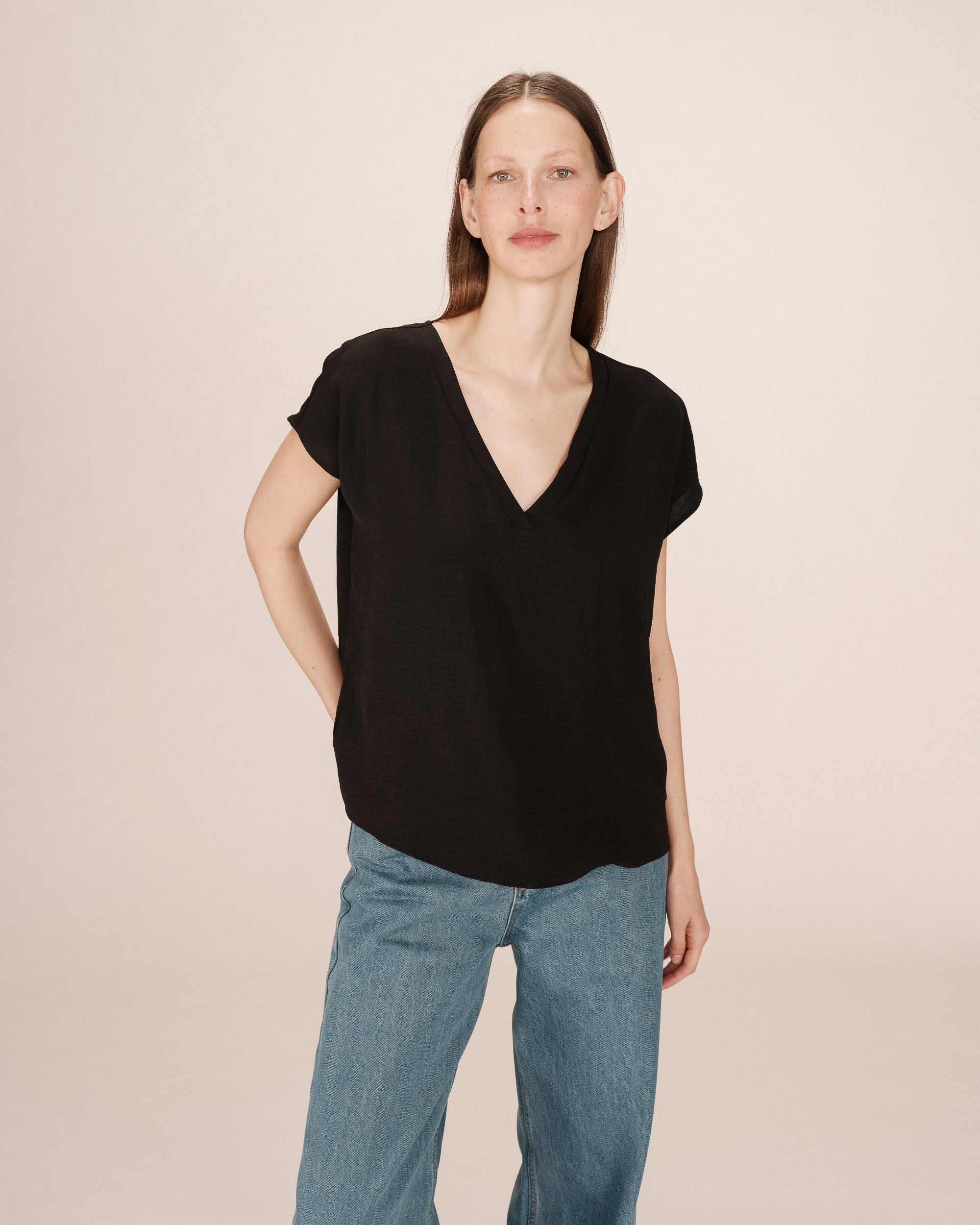 Top Fluide Encolure V Noir Season
