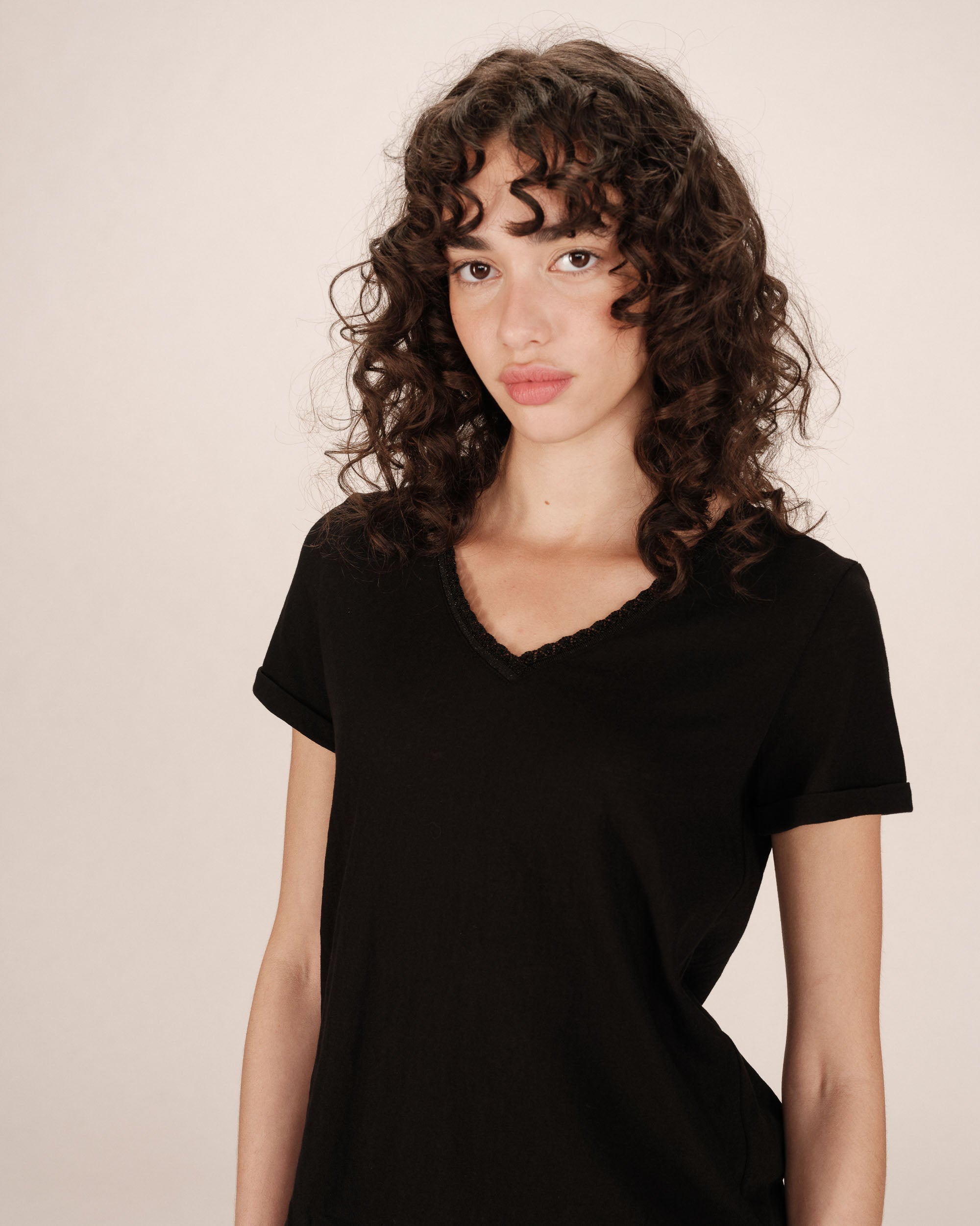 T-Shirt Col V Noir Space