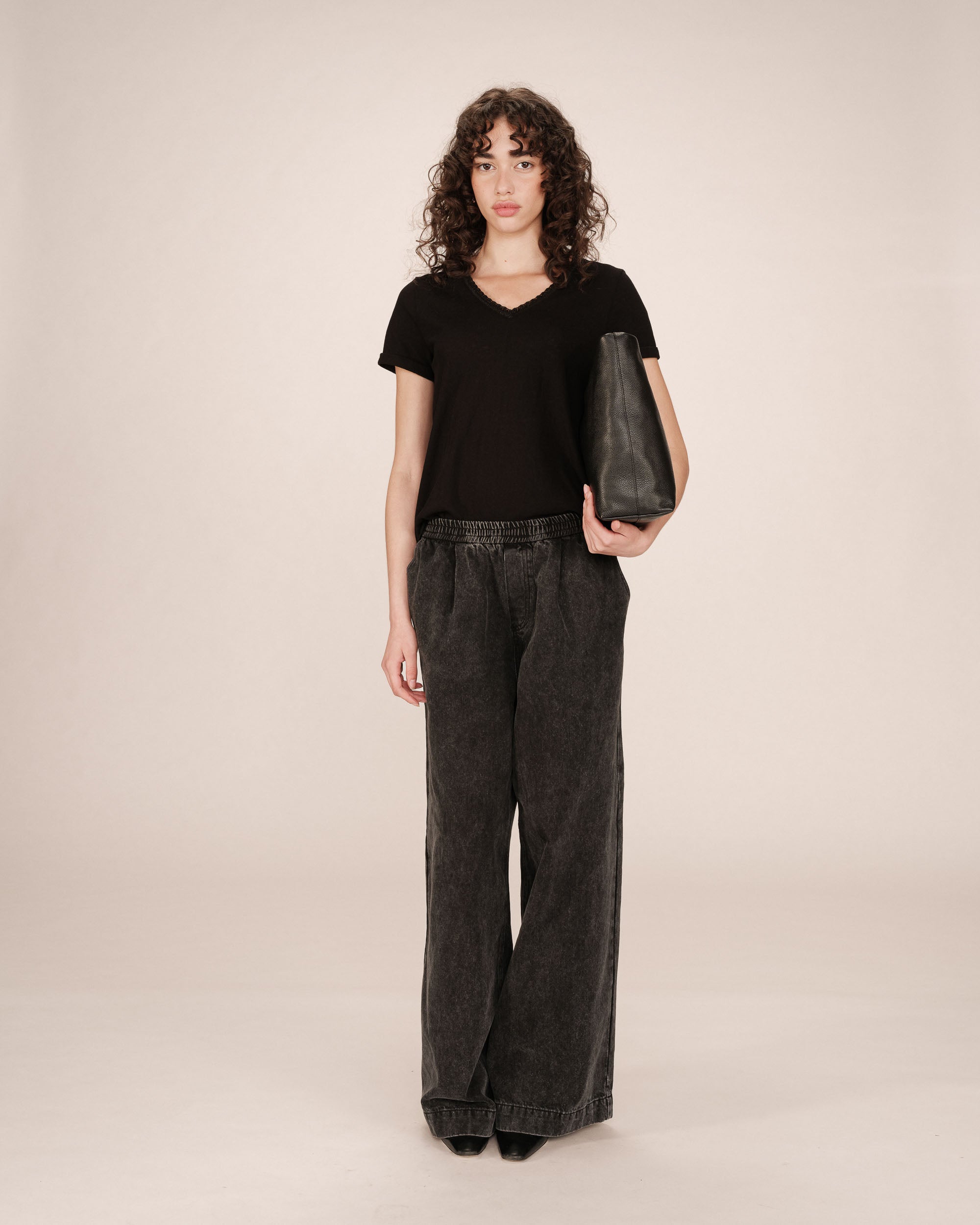 T-Shirt Col V Noir Space