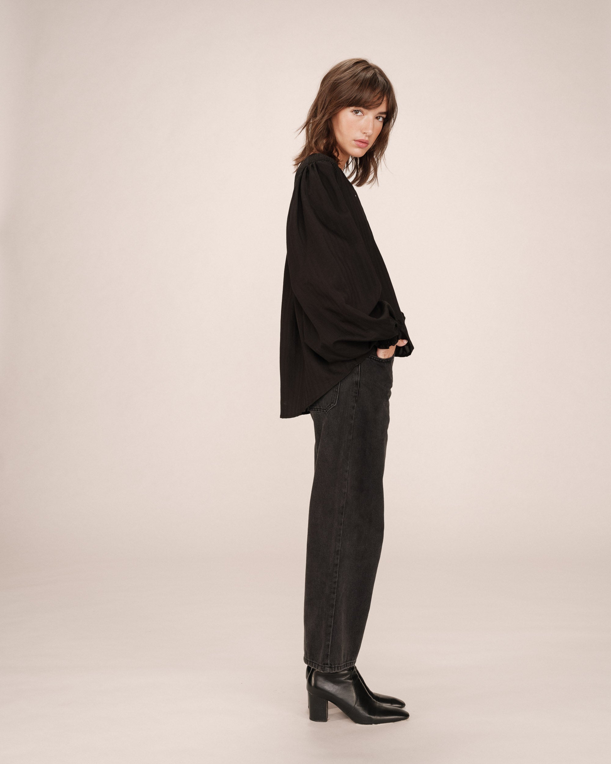 Blouse Col Noué Noir Serinda